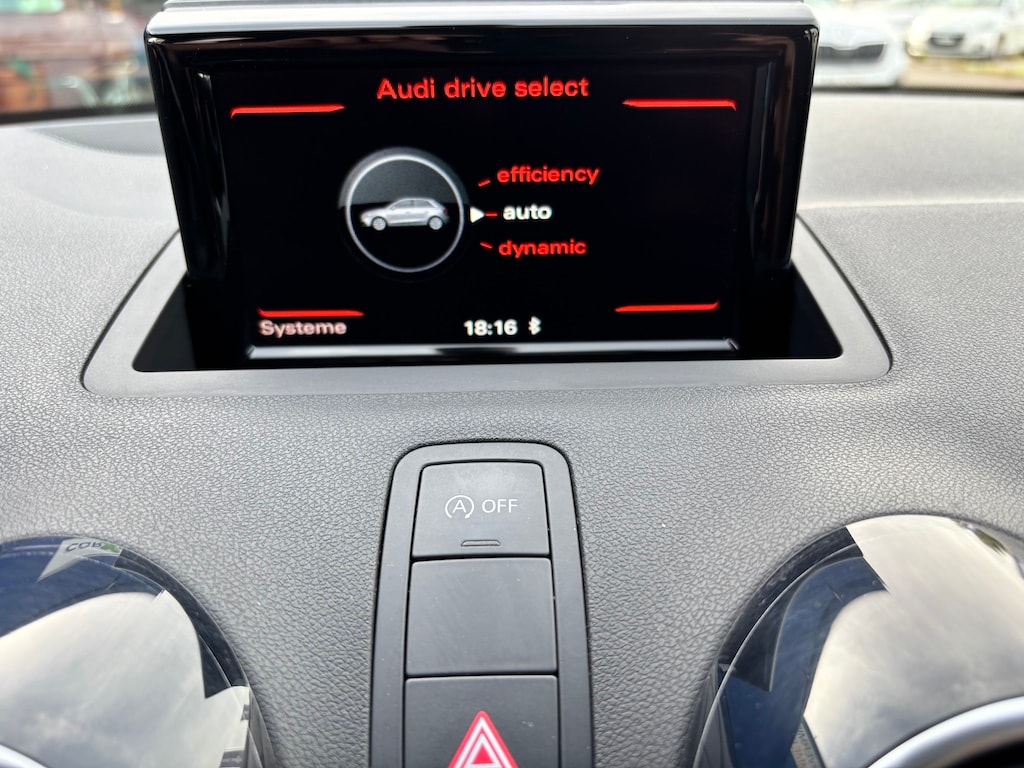 AUDI A1 Sportback 1.4 TFSI Design S-tronic-image-11