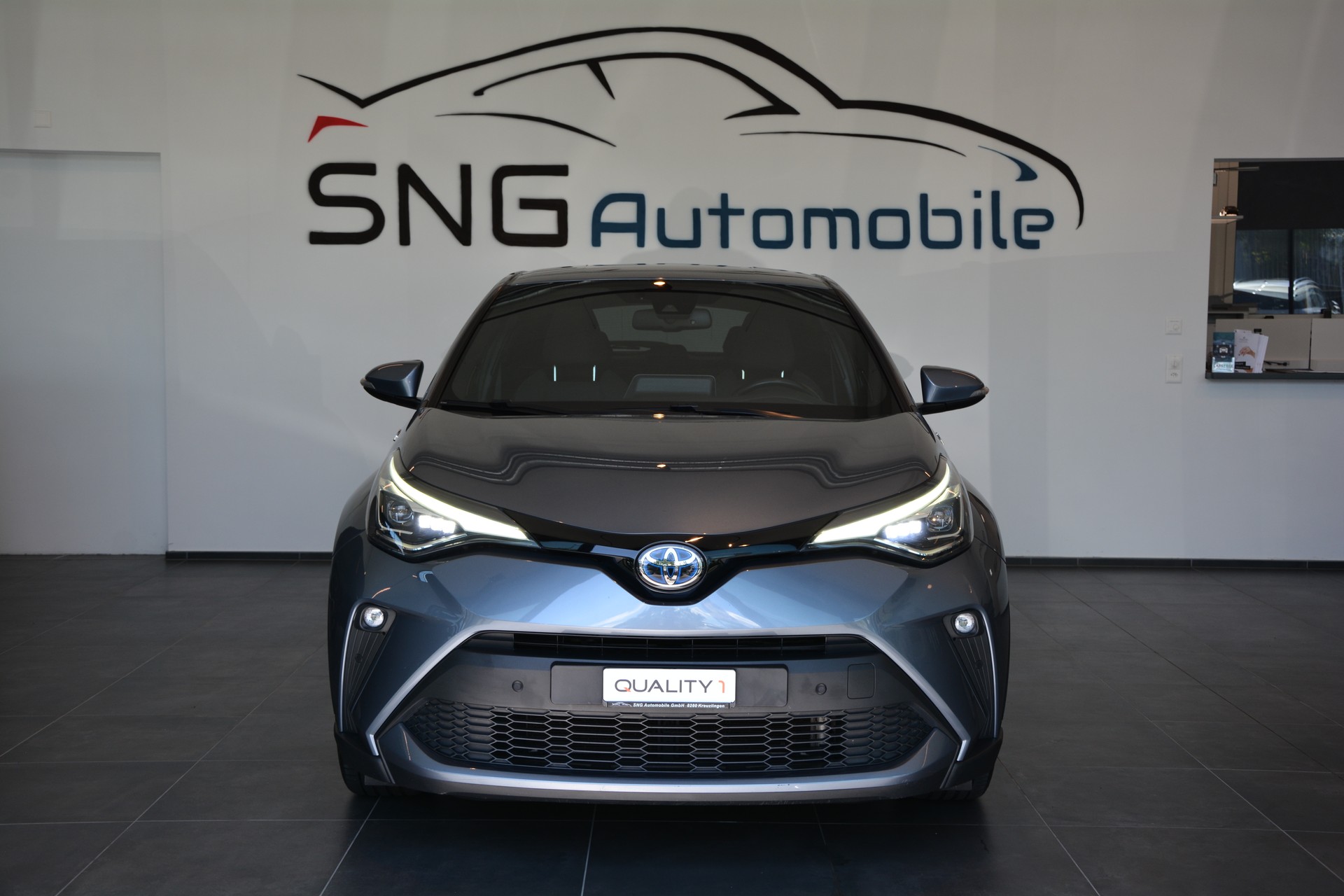 TOYOTA C-HR 2.0 HSD CVT Style-image-0