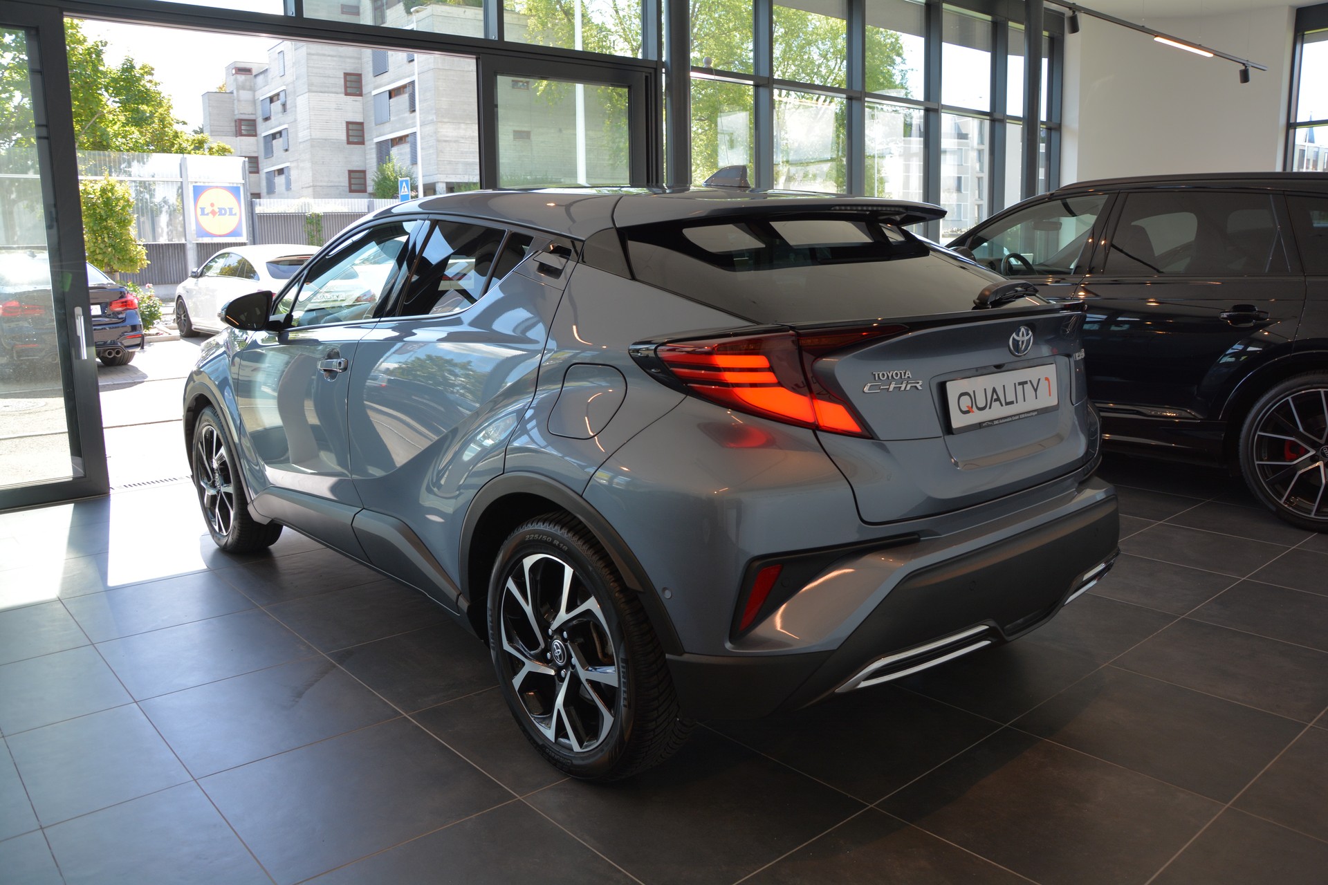 TOYOTA C-HR 2.0 HSD CVT Style-image-3