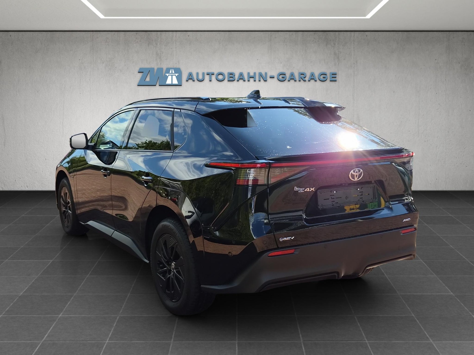 TOYOTA bZ4X Premium AWD-image-2