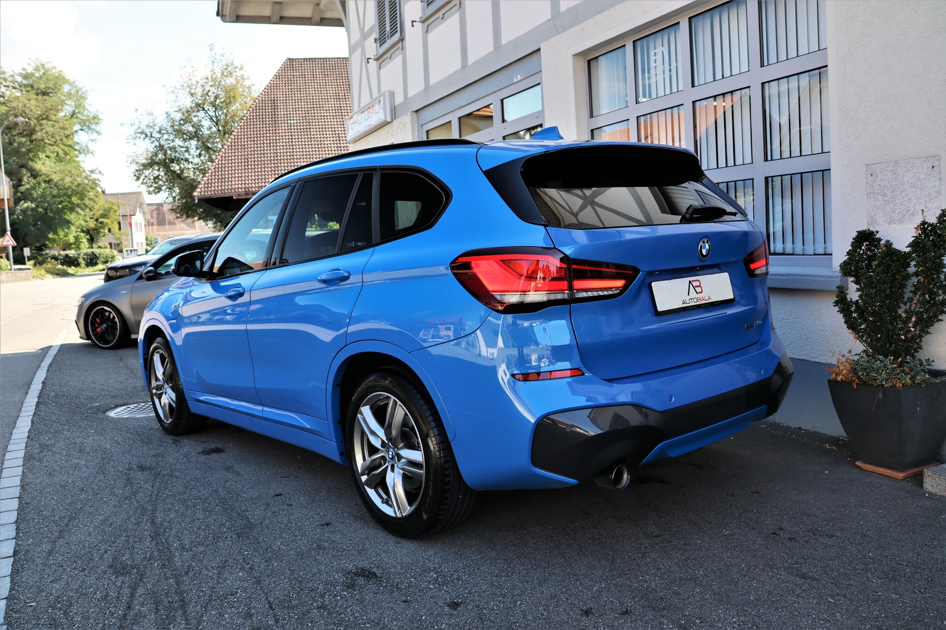 BMW X1 xDrive 25e M Sport Steptronic (CH)-image-4