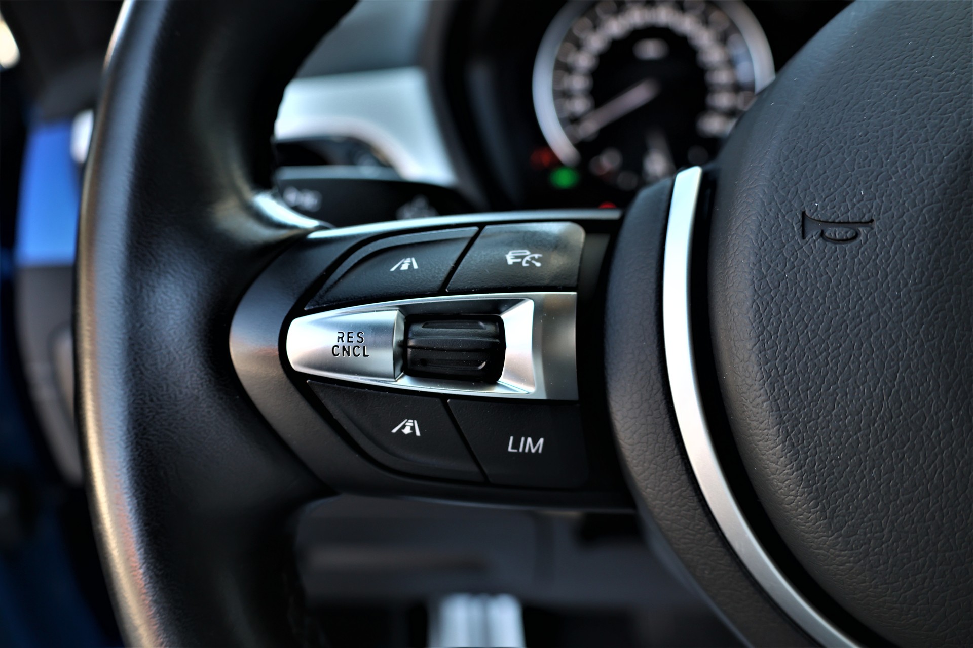 BMW X1 xDrive 25e M Sport Steptronic (CH)-image-18