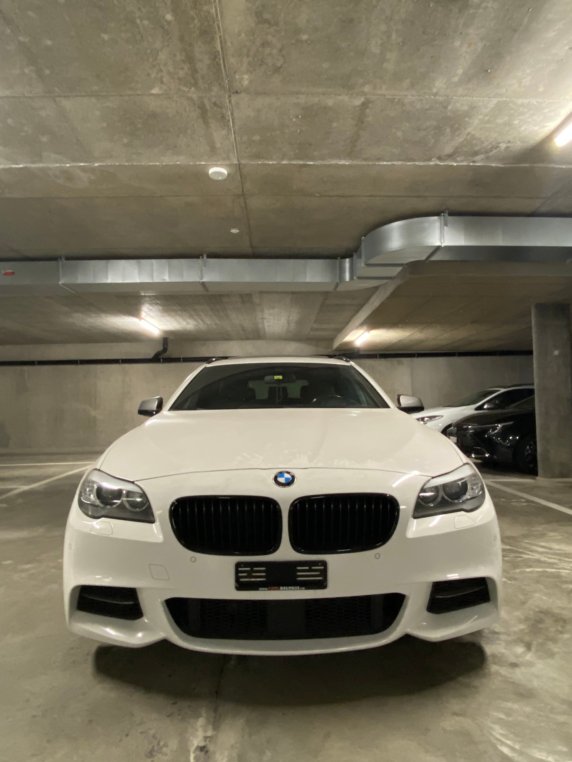 BMW M550d xDrive Touring Steptronic-image-1
