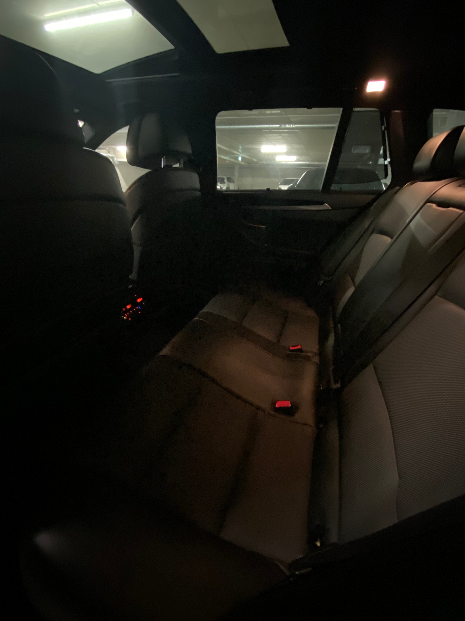 BMW M550d xDrive Touring Steptronic-image-11