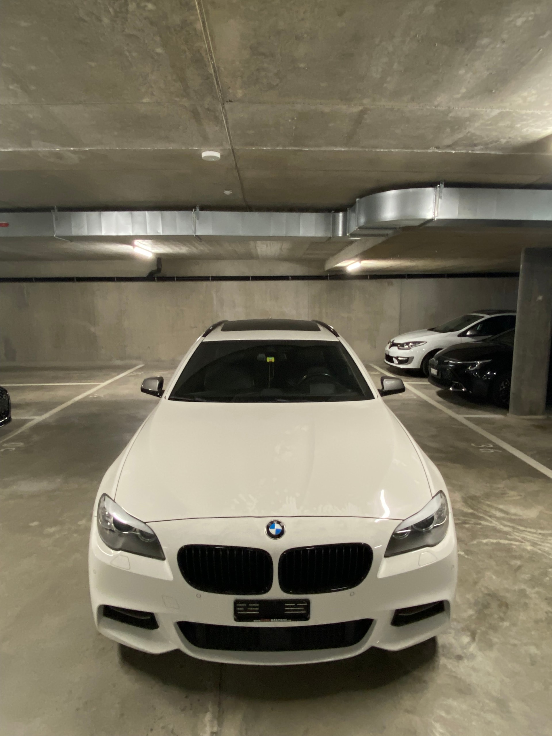 BMW M550d xDrive Touring Steptronic-image-2