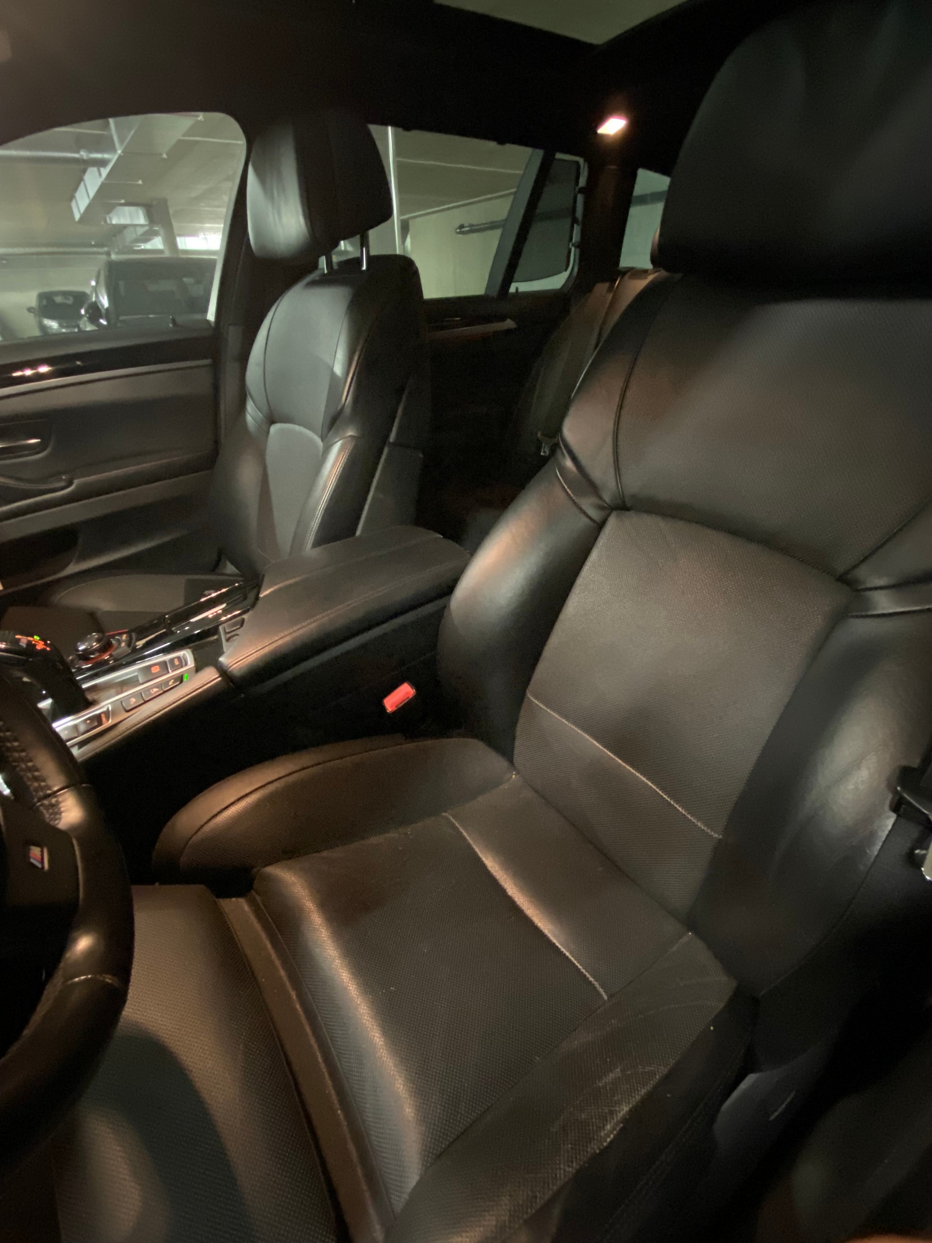 BMW M550d xDrive Touring Steptronic-image-10