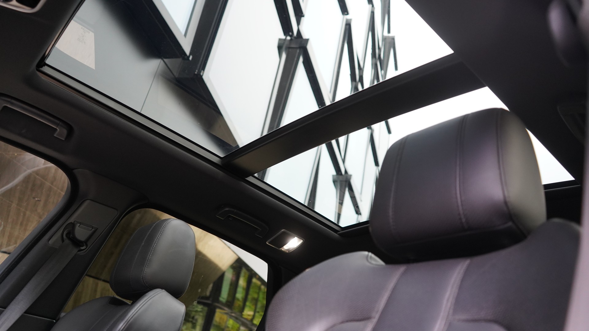 LAND ROVER Range Rover Sport 3.0 SDV6 HSE Dynamic Automatic-image-17