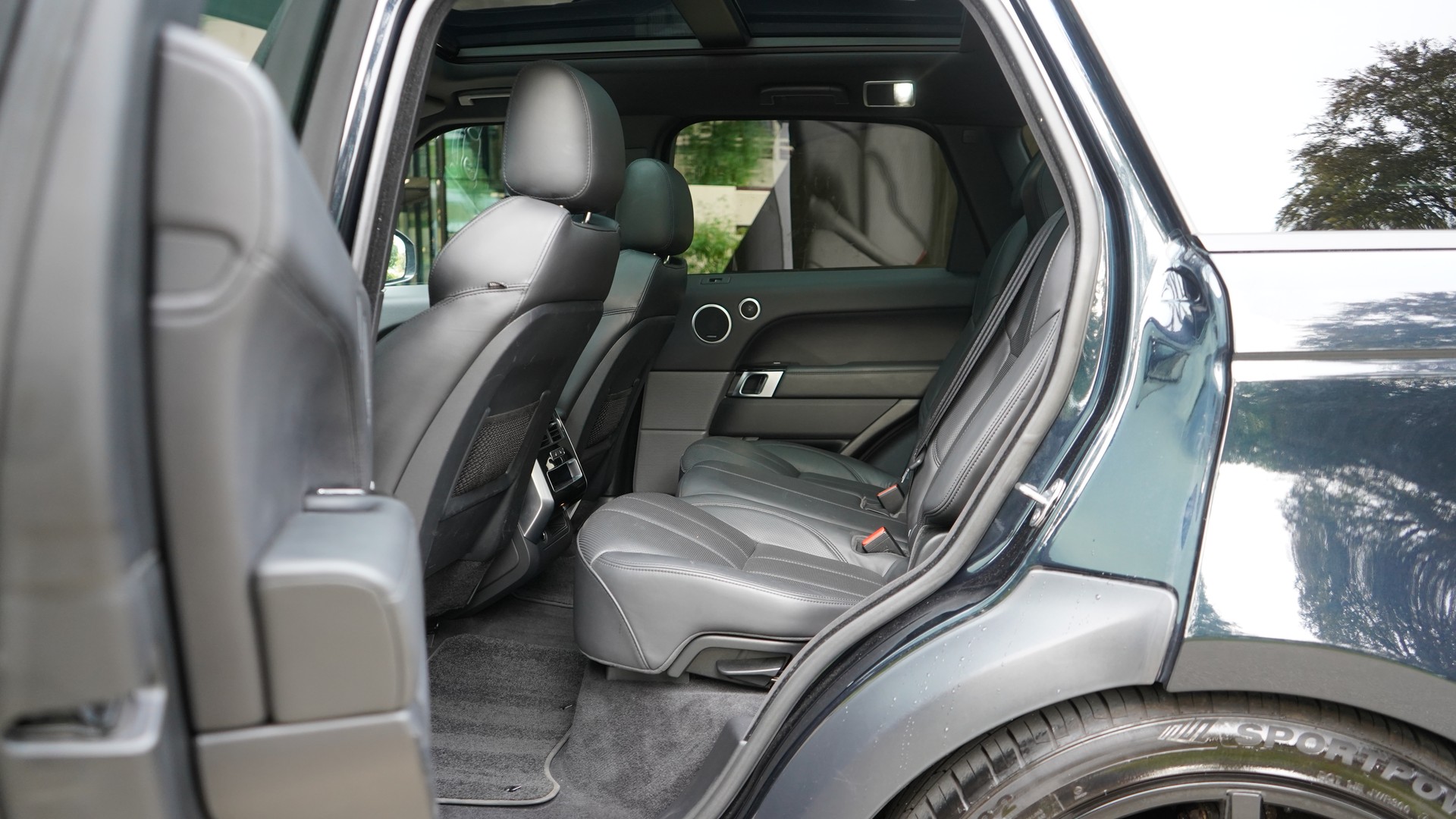 LAND ROVER Range Rover Sport 3.0 SDV6 HSE Dynamic Automatic-image-16