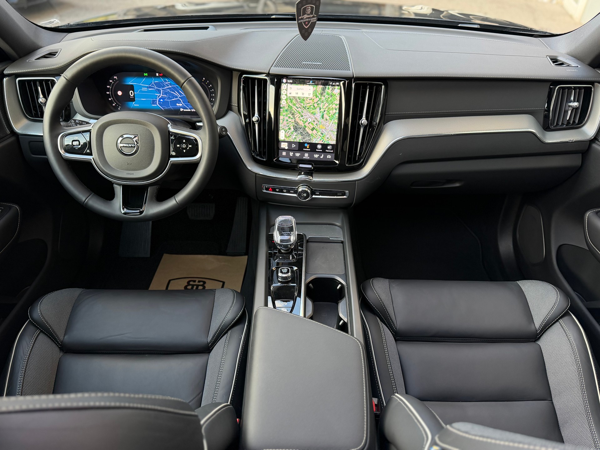 VOLVO XC60 B5 Benzin Mild Hybrid AWD Black Edition Geartronic-image-23