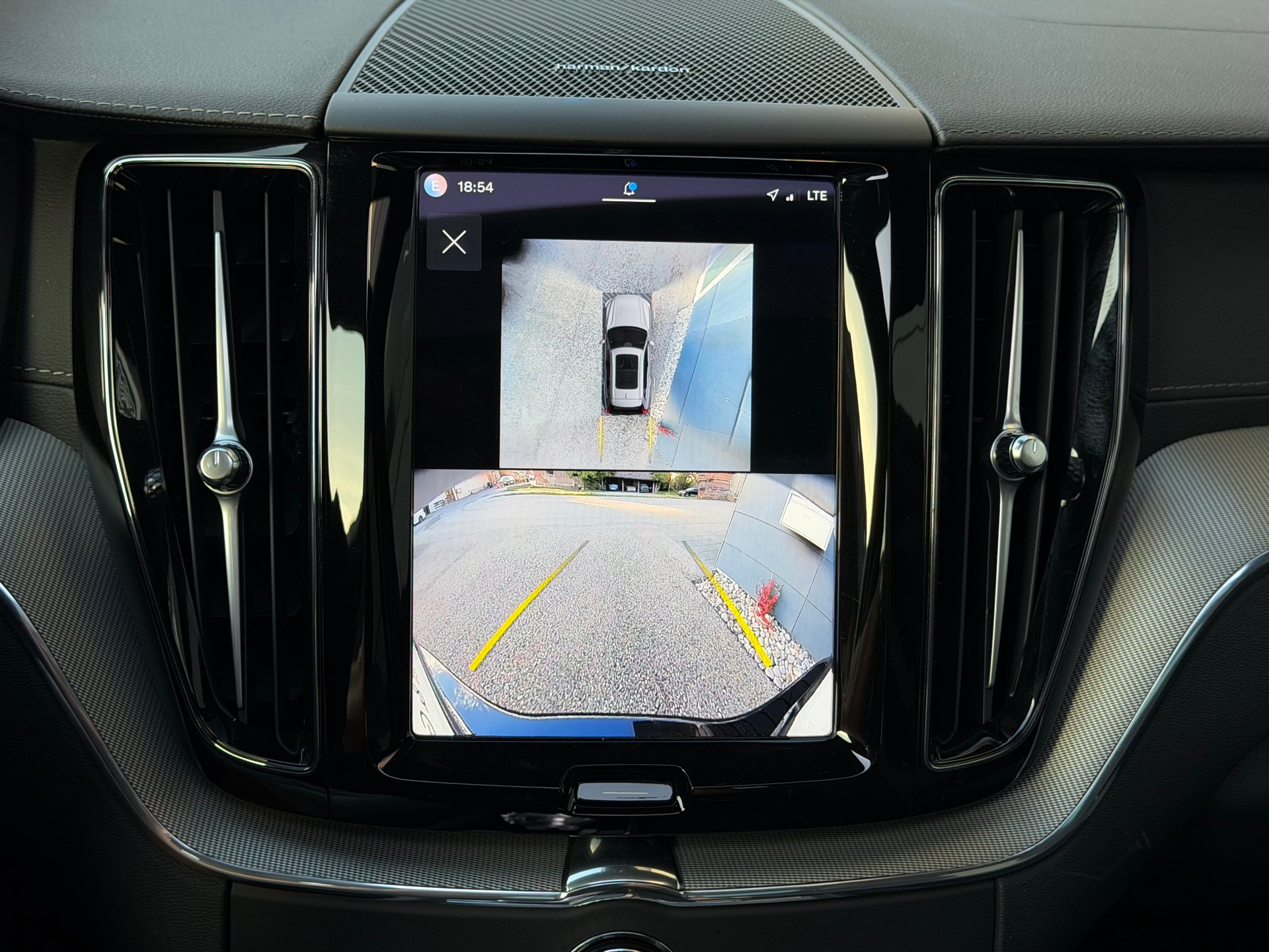 VOLVO XC60 B5 Benzin Mild Hybrid AWD Black Edition Geartronic-image-29