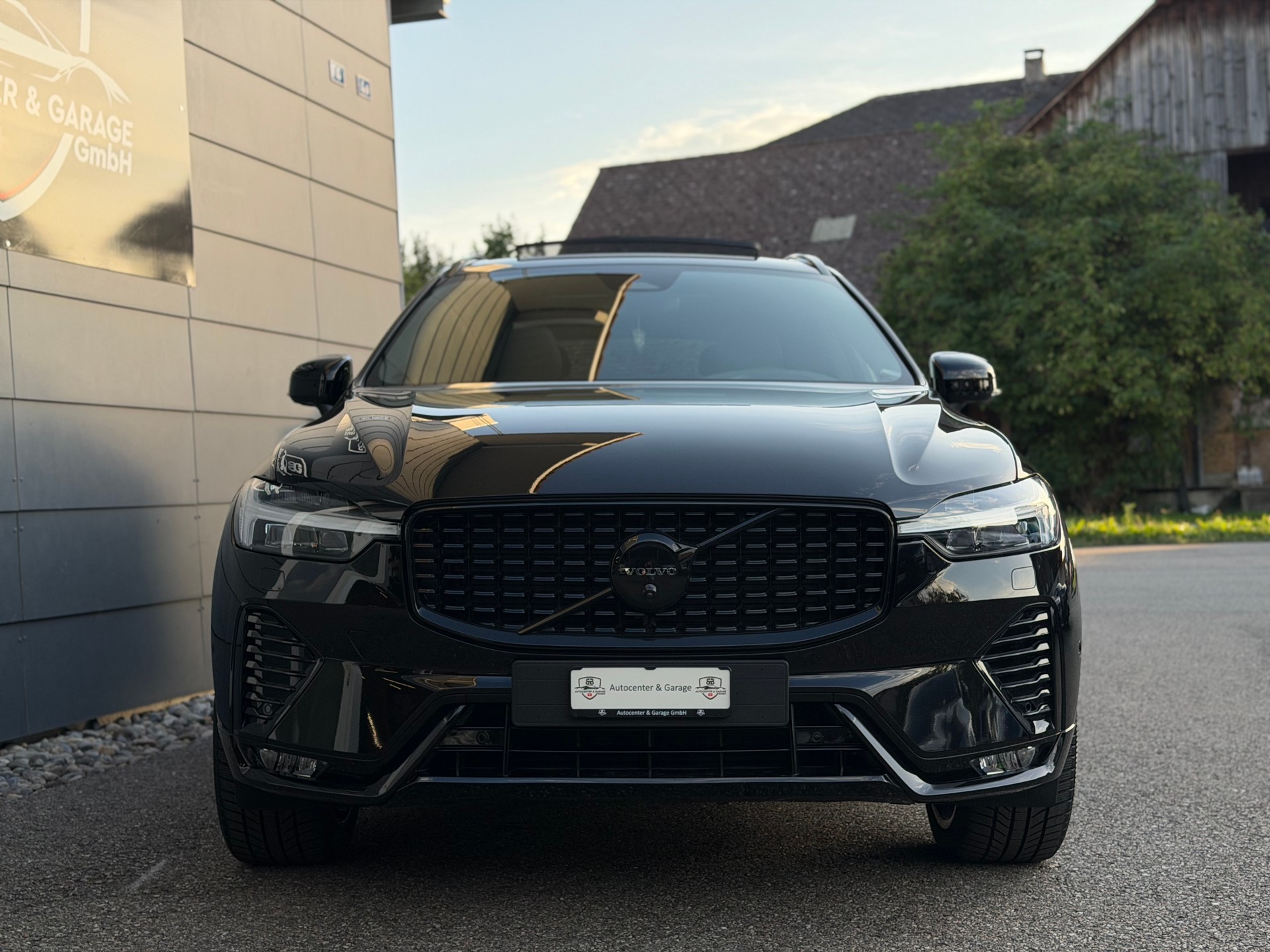 VOLVO XC60 B5 Benzin Mild Hybrid AWD Black Edition Geartronic-image-8