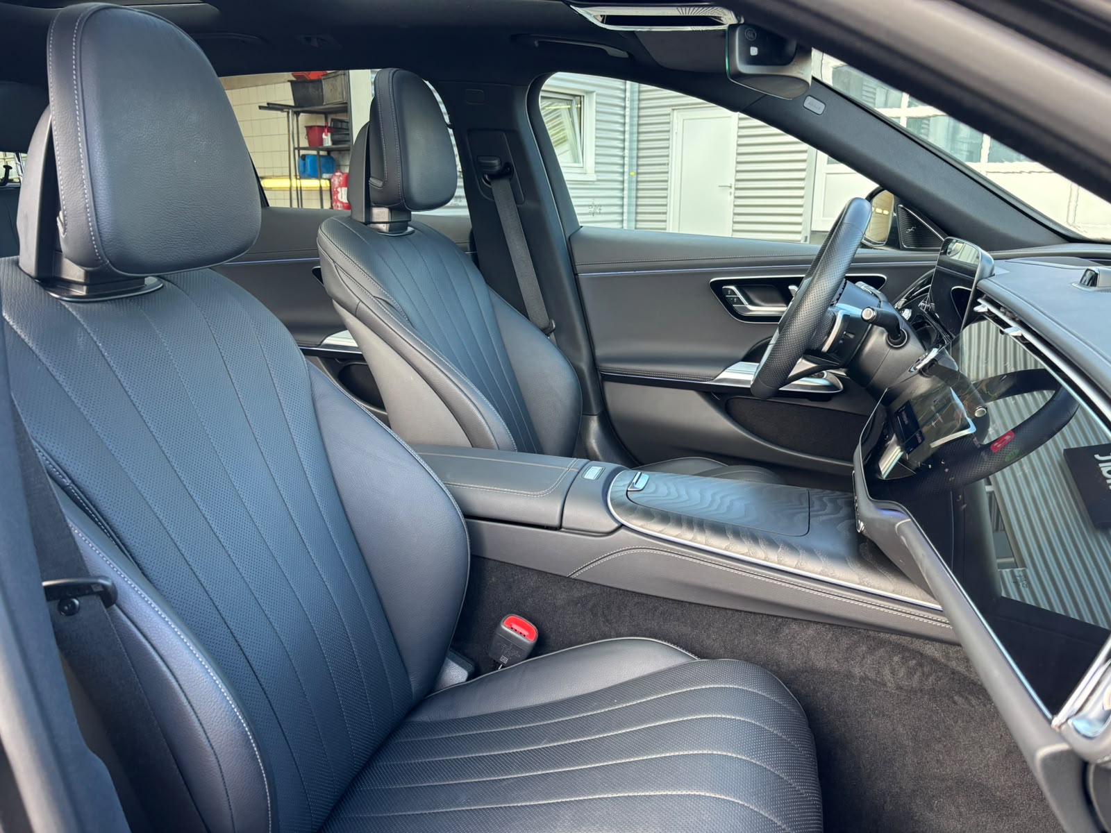 MERCEDES-BENZ E 300 de AMG-Line 4Matic Kombi-image-8