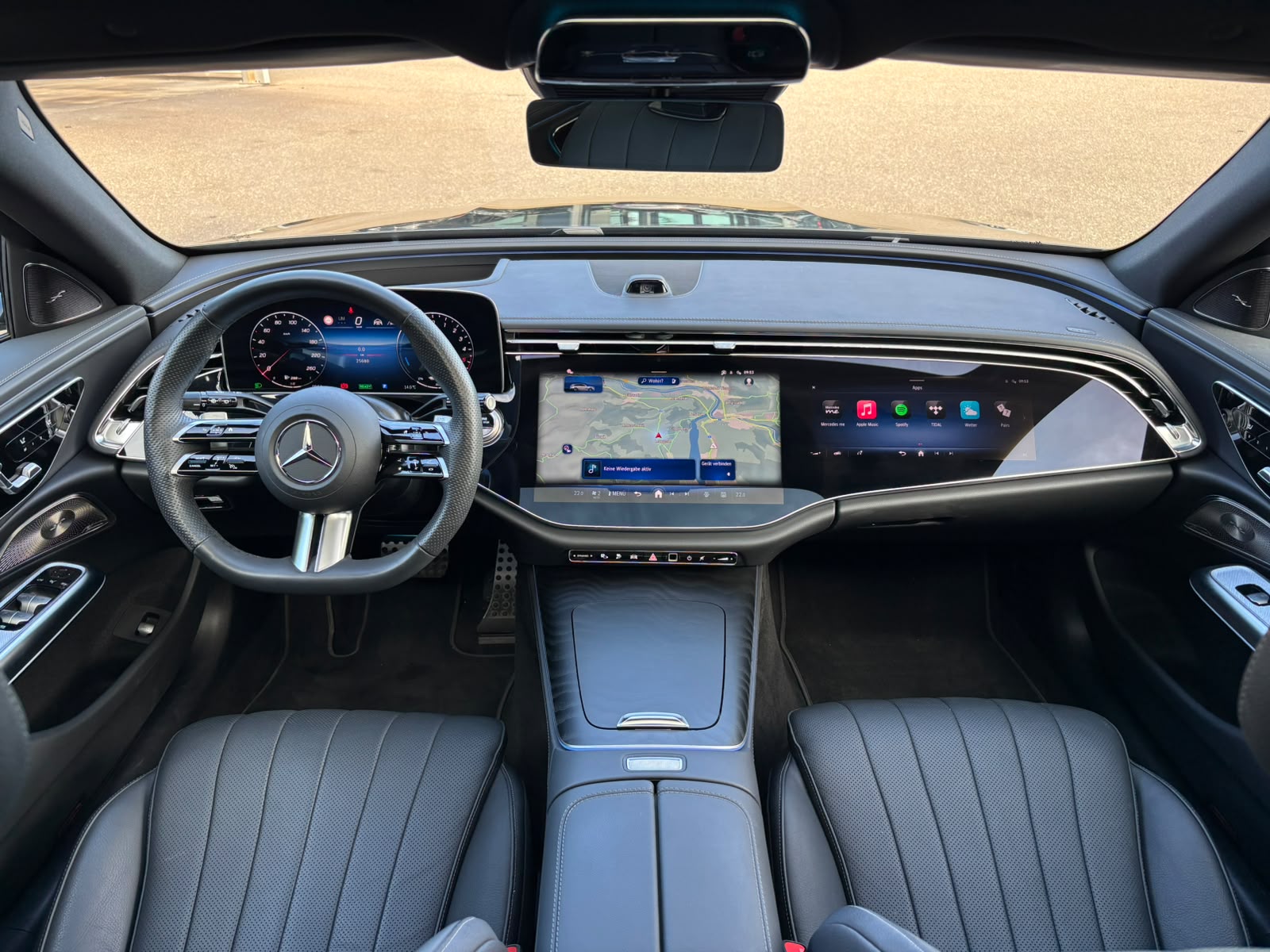 MERCEDES-BENZ E 300 de AMG-Line 4Matic Kombi-image-7