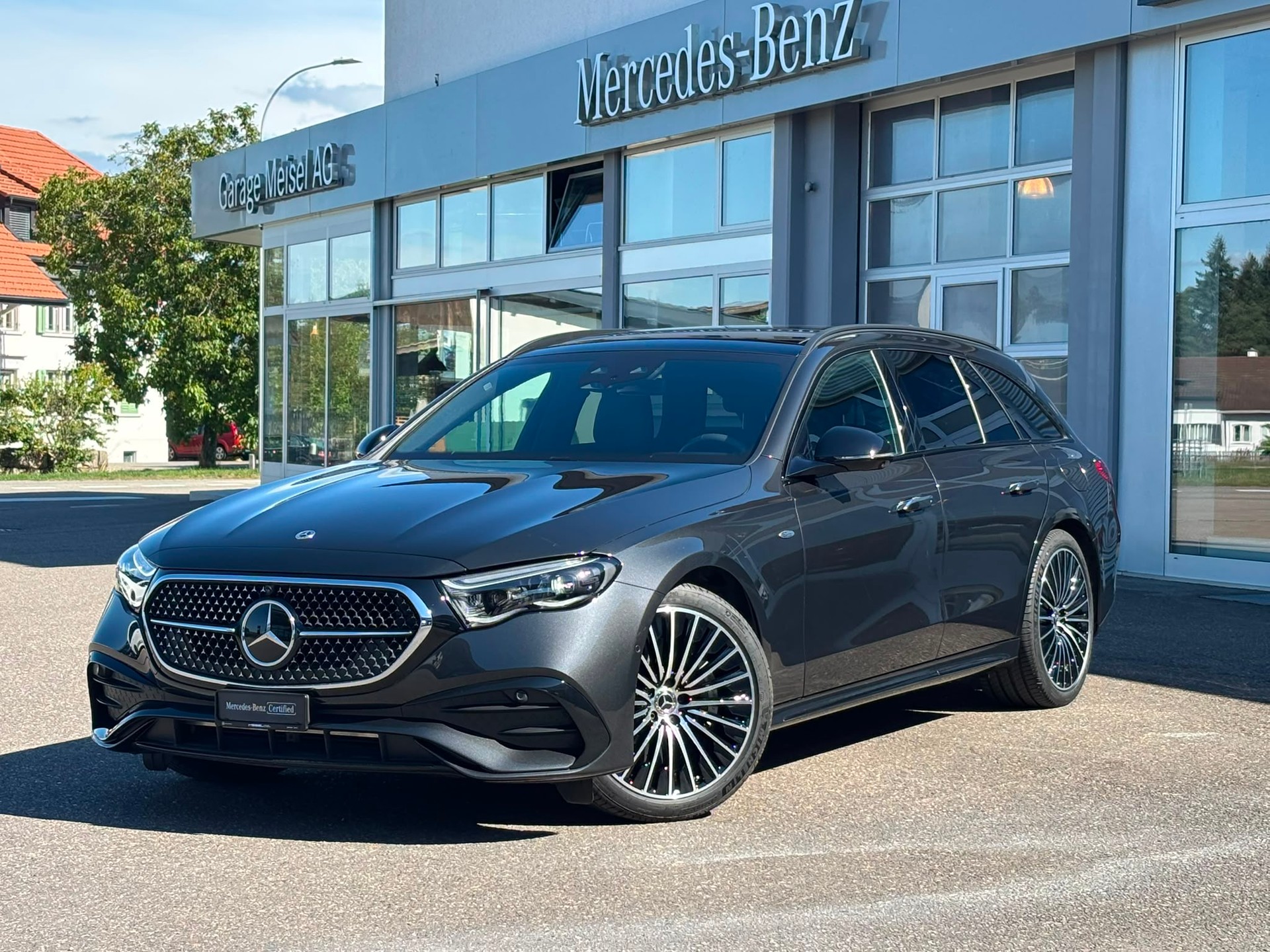 MERCEDES-BENZ E 300 de AMG-Line 4Matic Kombi-image-0
