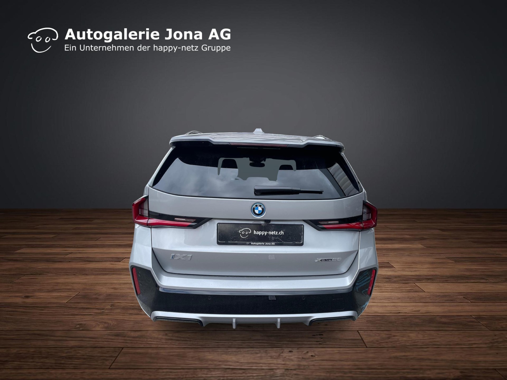 BMW iX1 30 xDrive-image-3