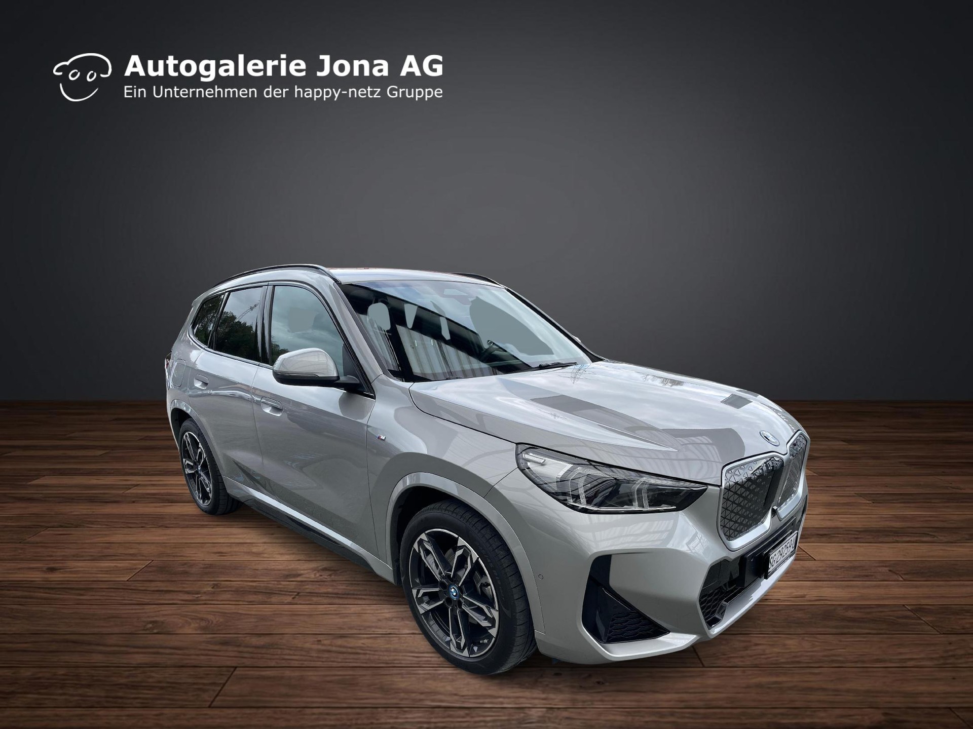 BMW iX1 30 xDrive-image-4