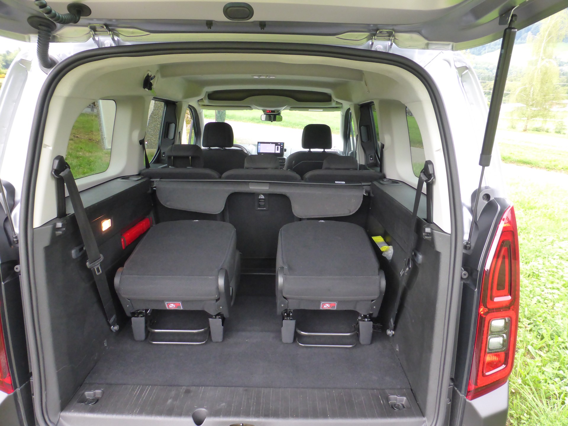 CITROEN Berlingo XL 1.5 BlueHDi 7 Plätze Max EAT8-image-6