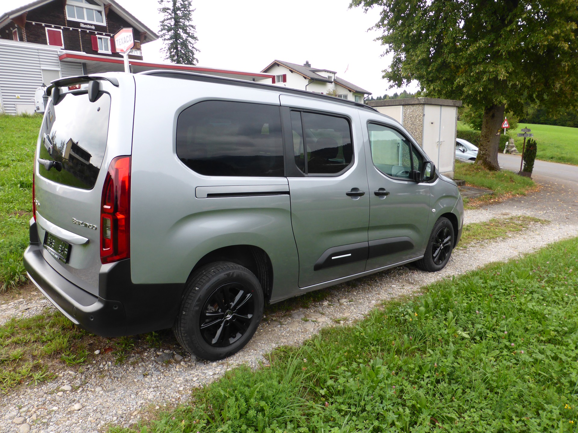 CITROEN Berlingo XL 1.5 BlueHDi 7 Plätze Max EAT8-image-4