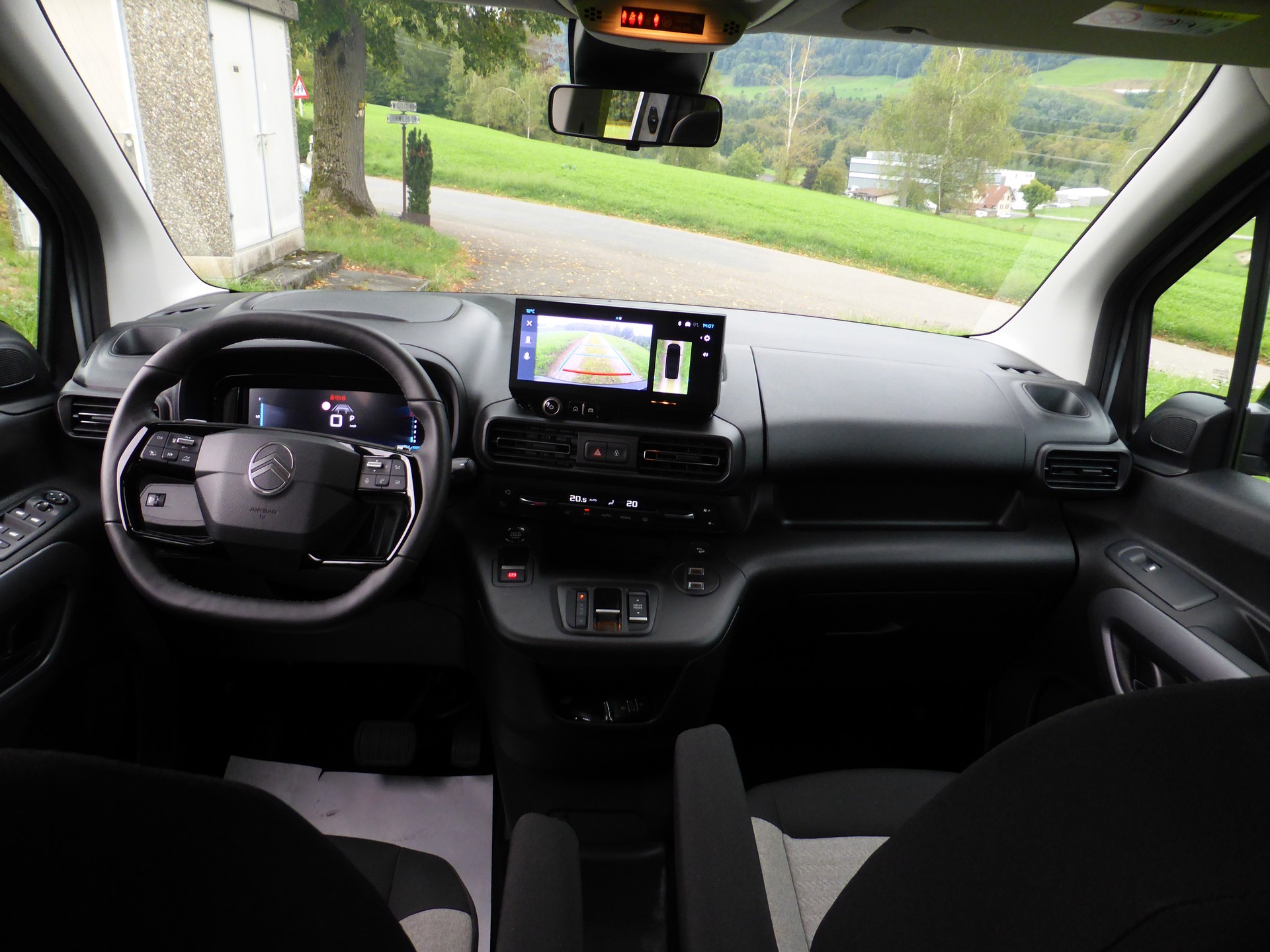 CITROEN Berlingo XL 1.5 BlueHDi 7 Plätze Max EAT8-image-9