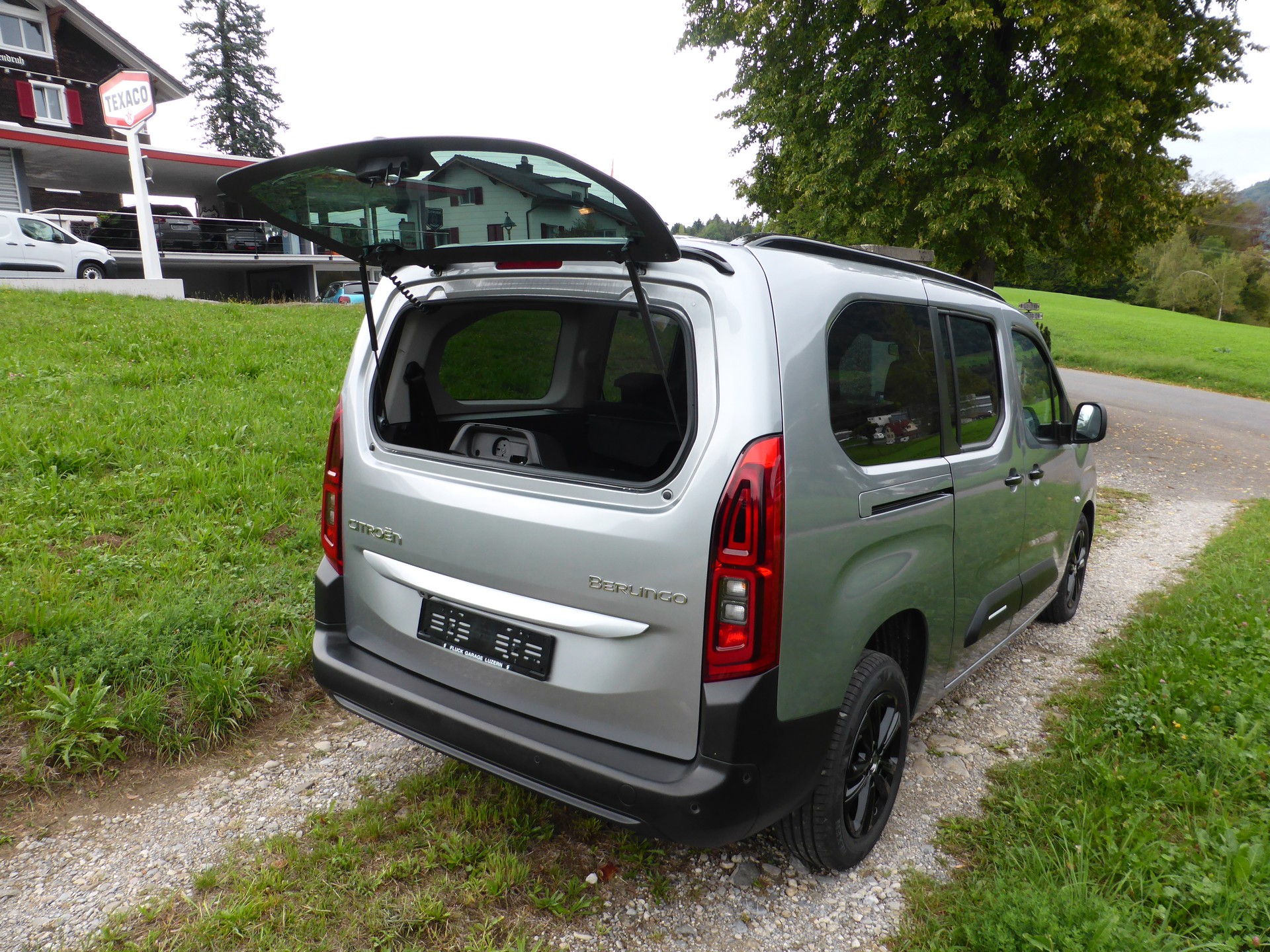 CITROEN Berlingo XL 1.5 BlueHDi 7 Plätze Max EAT8-image-3