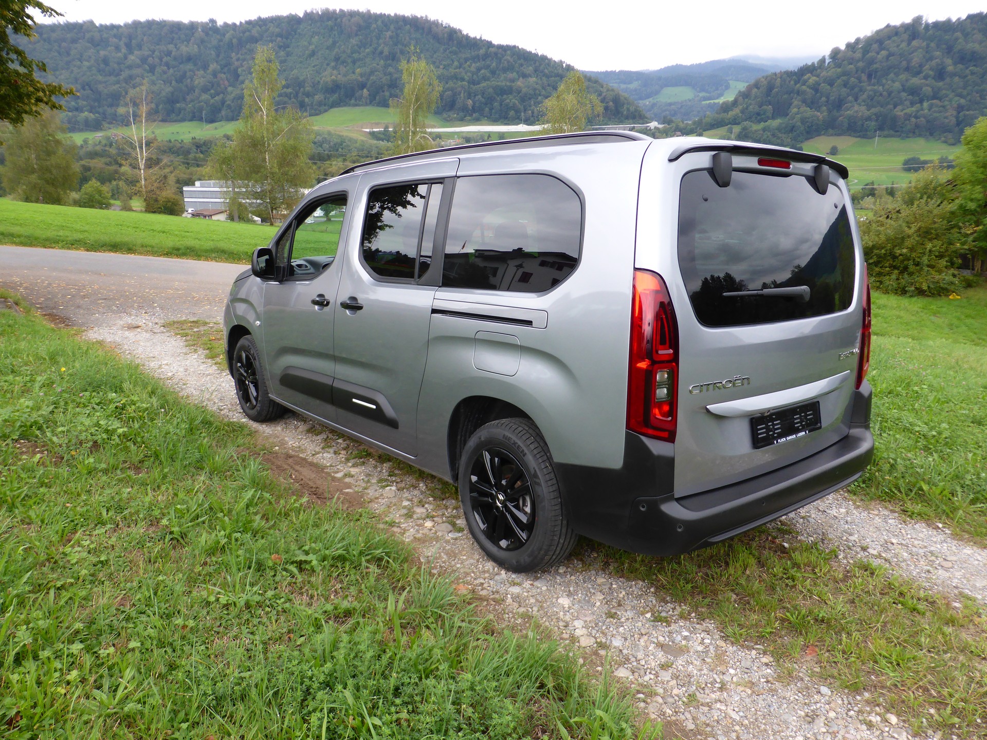 CITROEN Berlingo XL 1.5 BlueHDi 7 Plätze Max EAT8-image-2