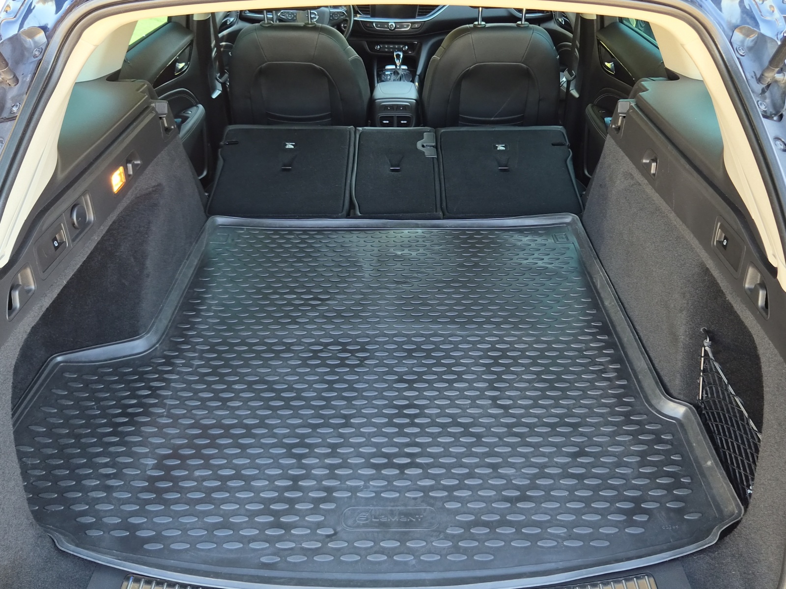 OPEL Insignia Sports Tourer 1.5 T Excellence-image-9