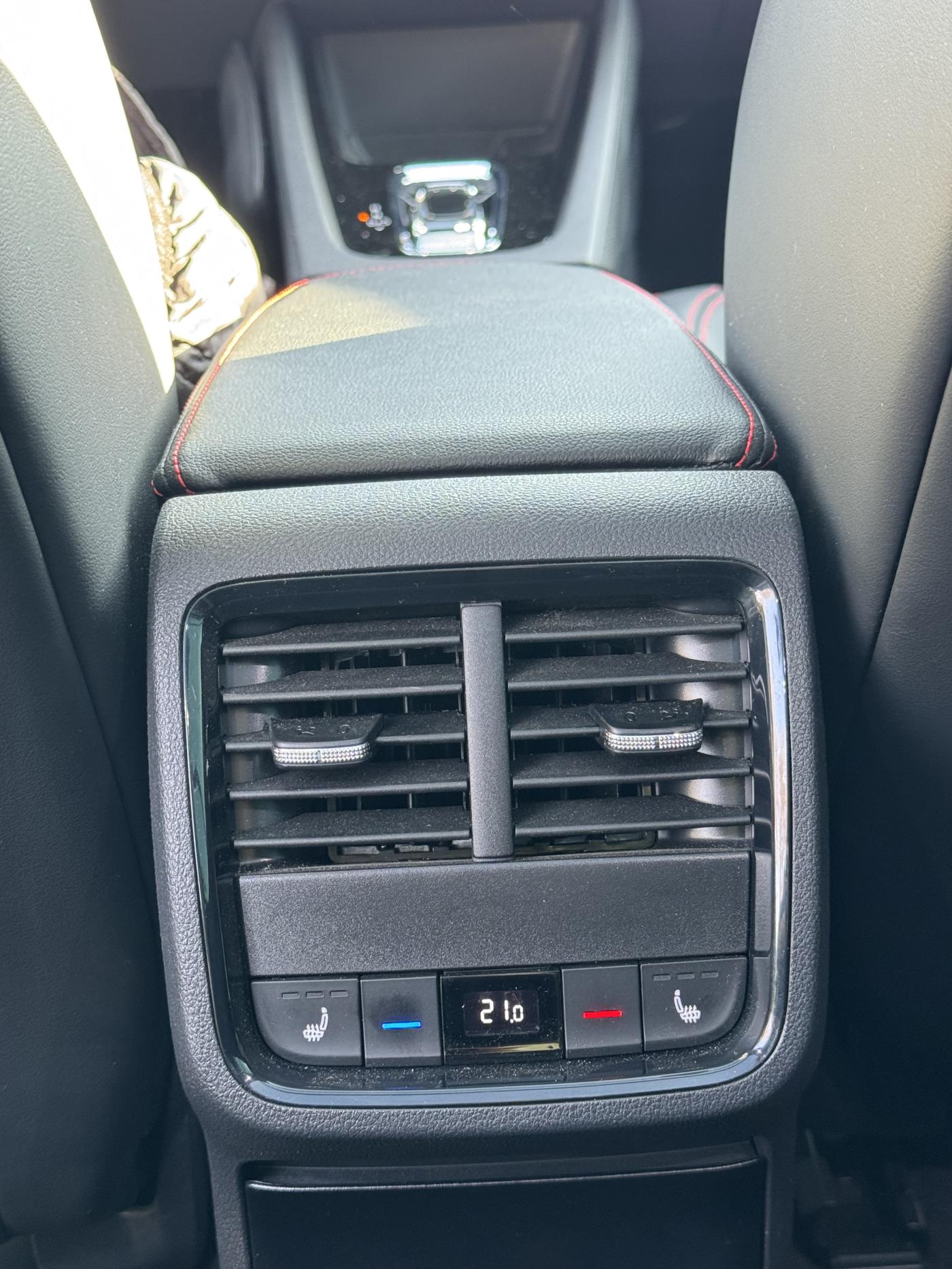 SKODA Octavia Combi 2.0 TSI DSG RS-image-9
