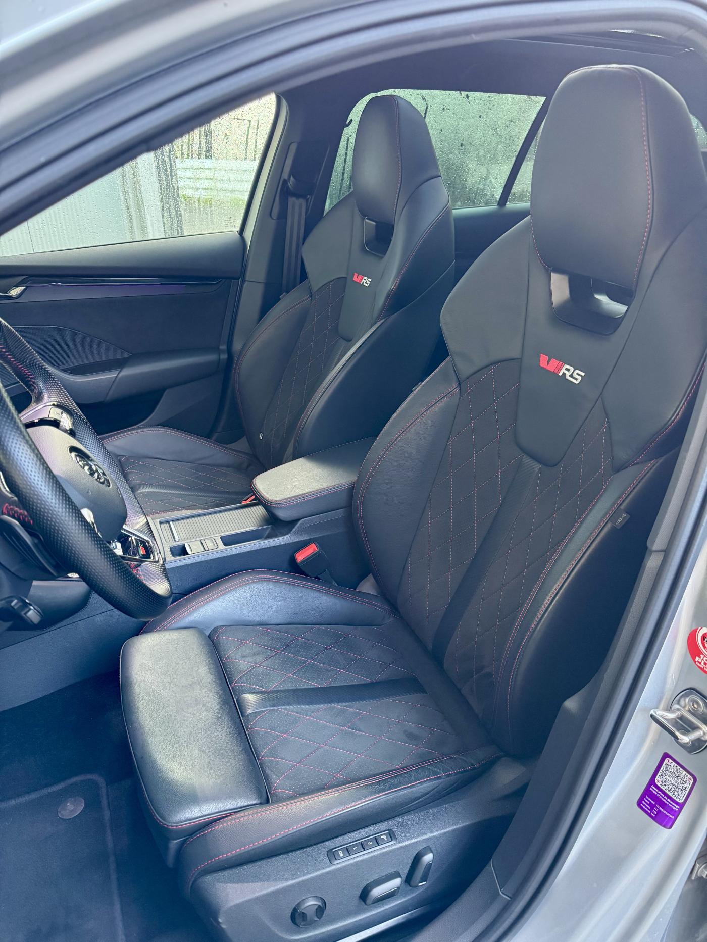 SKODA Octavia Combi 2.0 TSI DSG RS-image-6