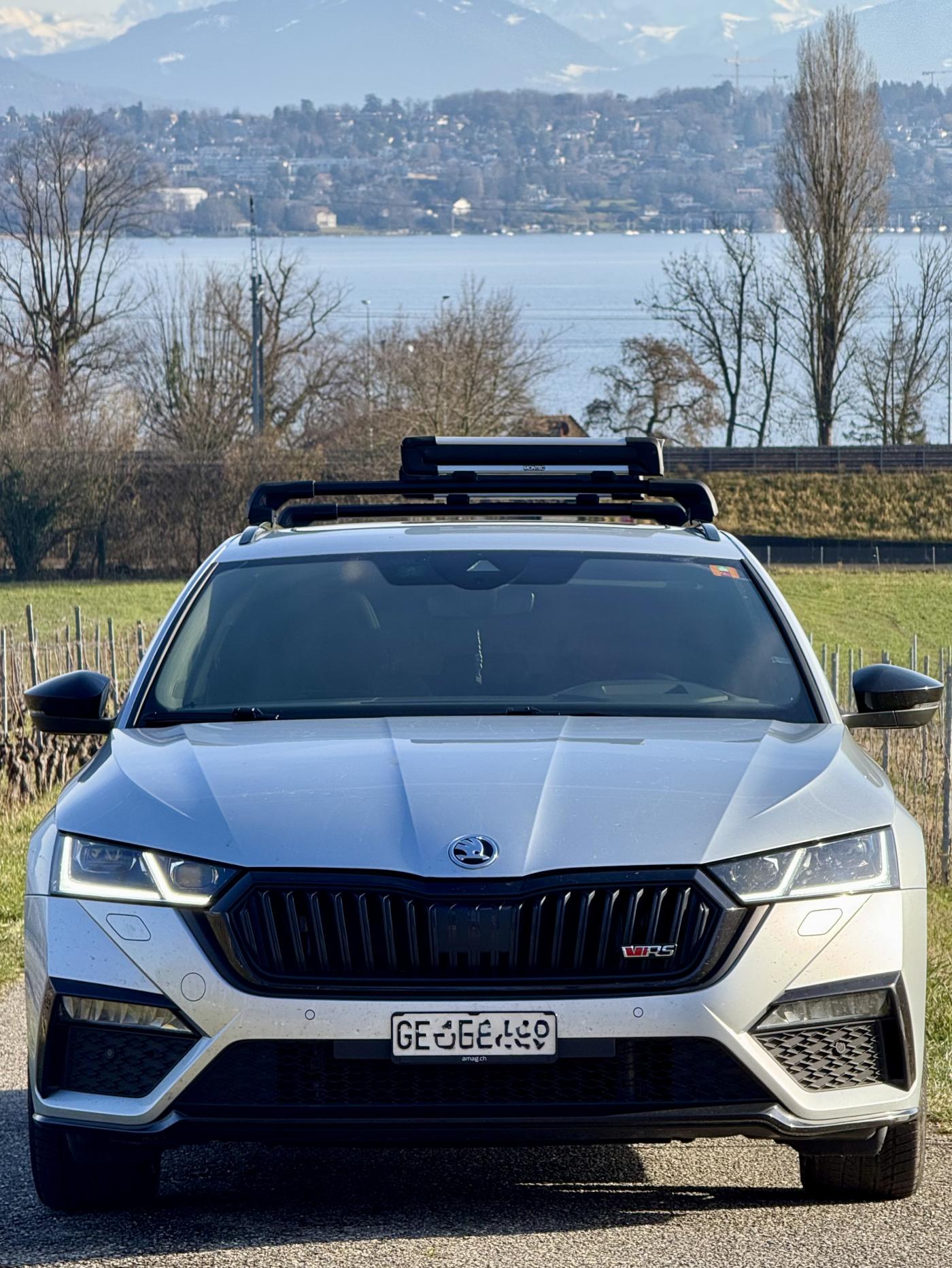 SKODA Octavia Combi 2.0 TSI DSG RS-image-2
