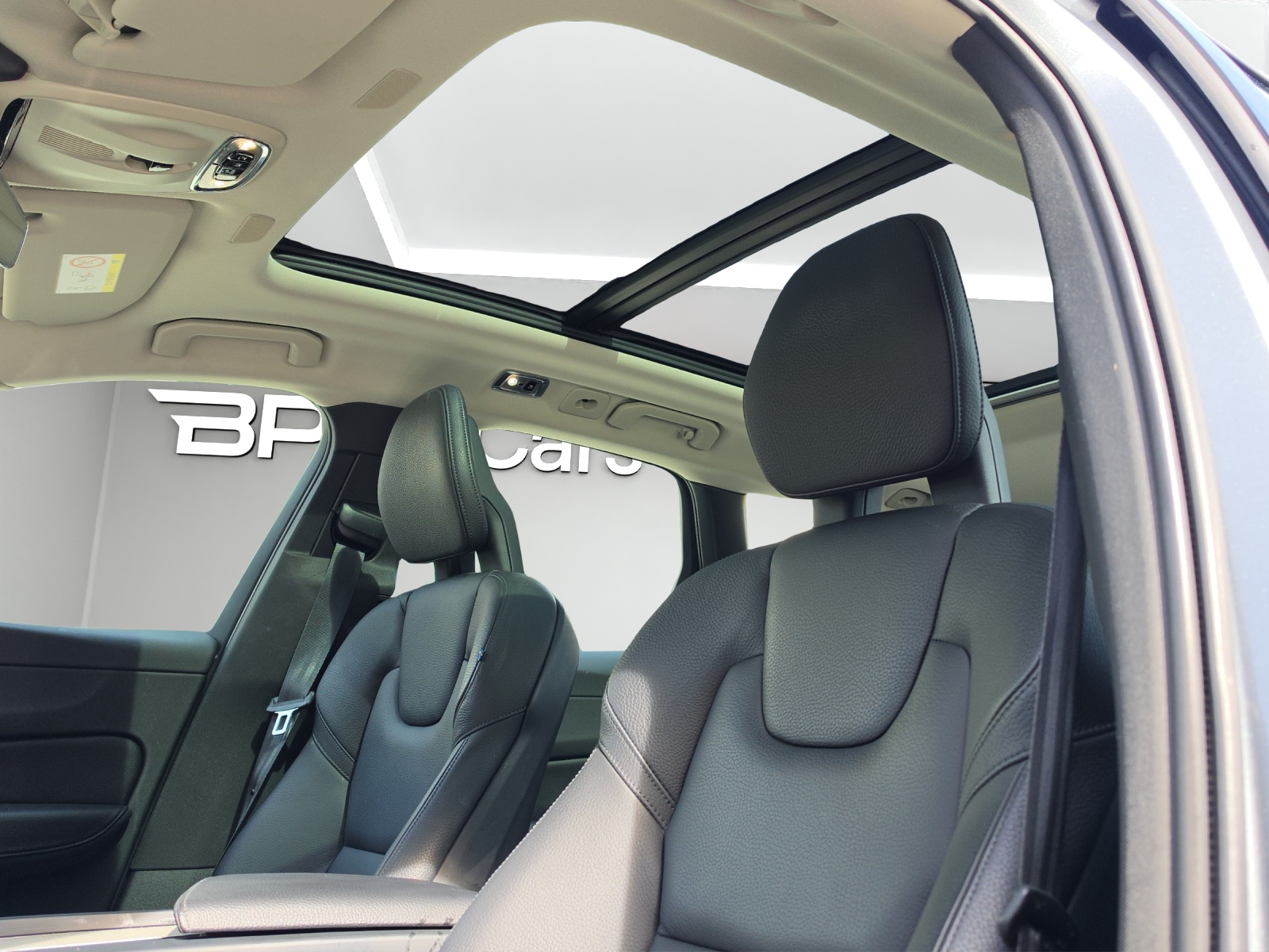 VOLVO XC60 2.0 D5 Inscription AWD-image-15