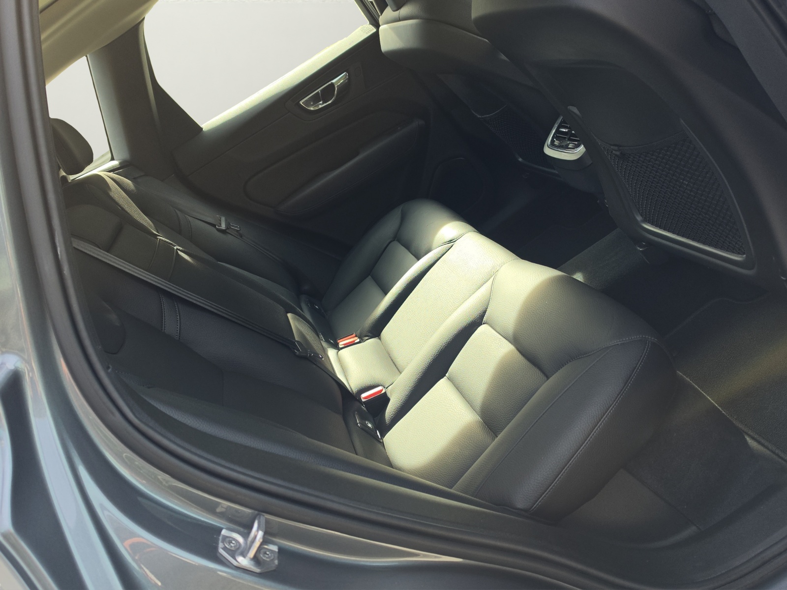 VOLVO XC60 2.0 D5 Inscription AWD-image-13