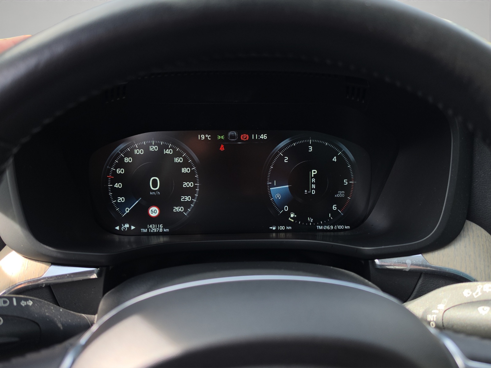 VOLVO XC60 2.0 D5 Inscription AWD-image-14