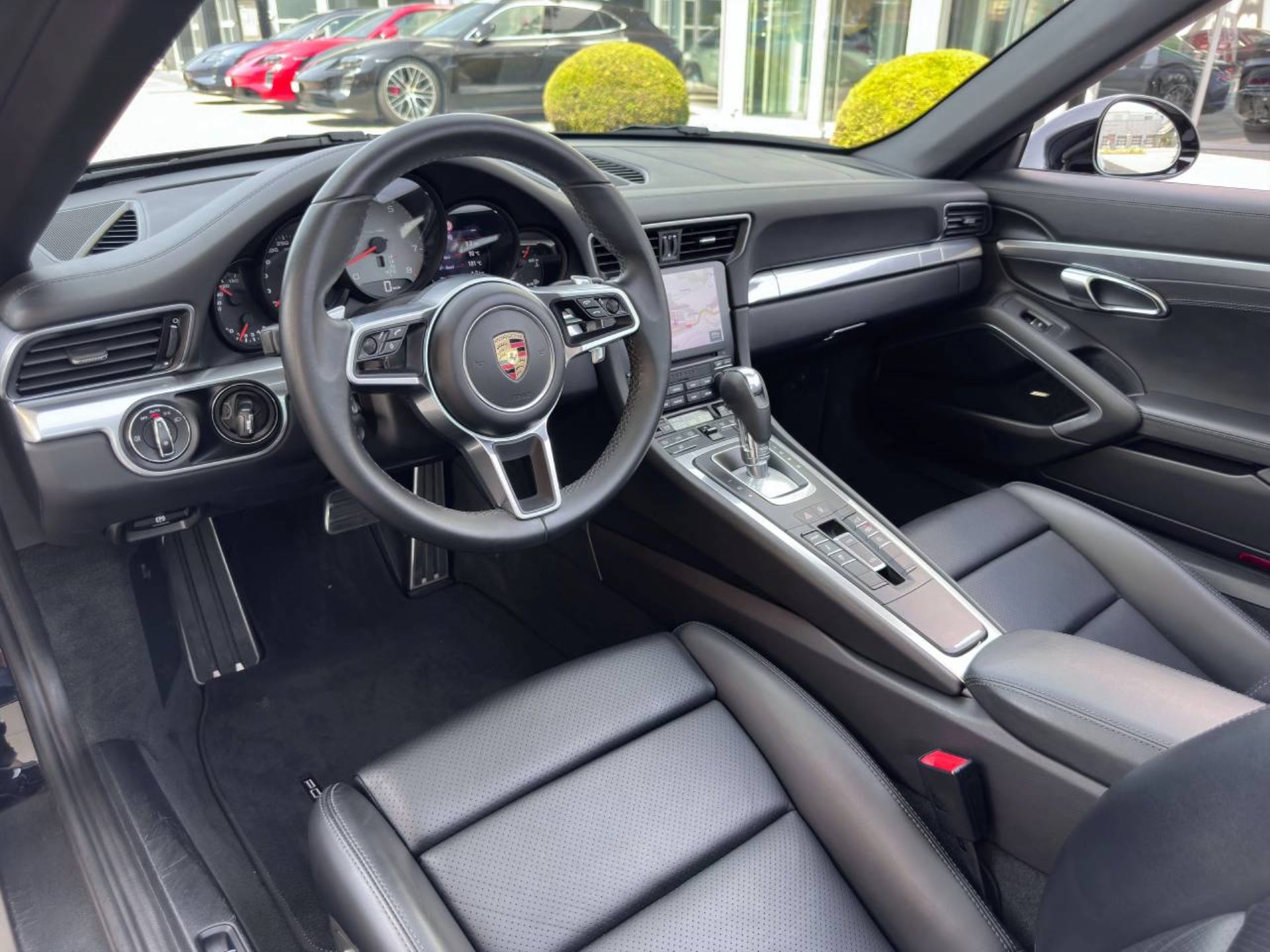 PORSCHE 911 Targa 4S-image-4