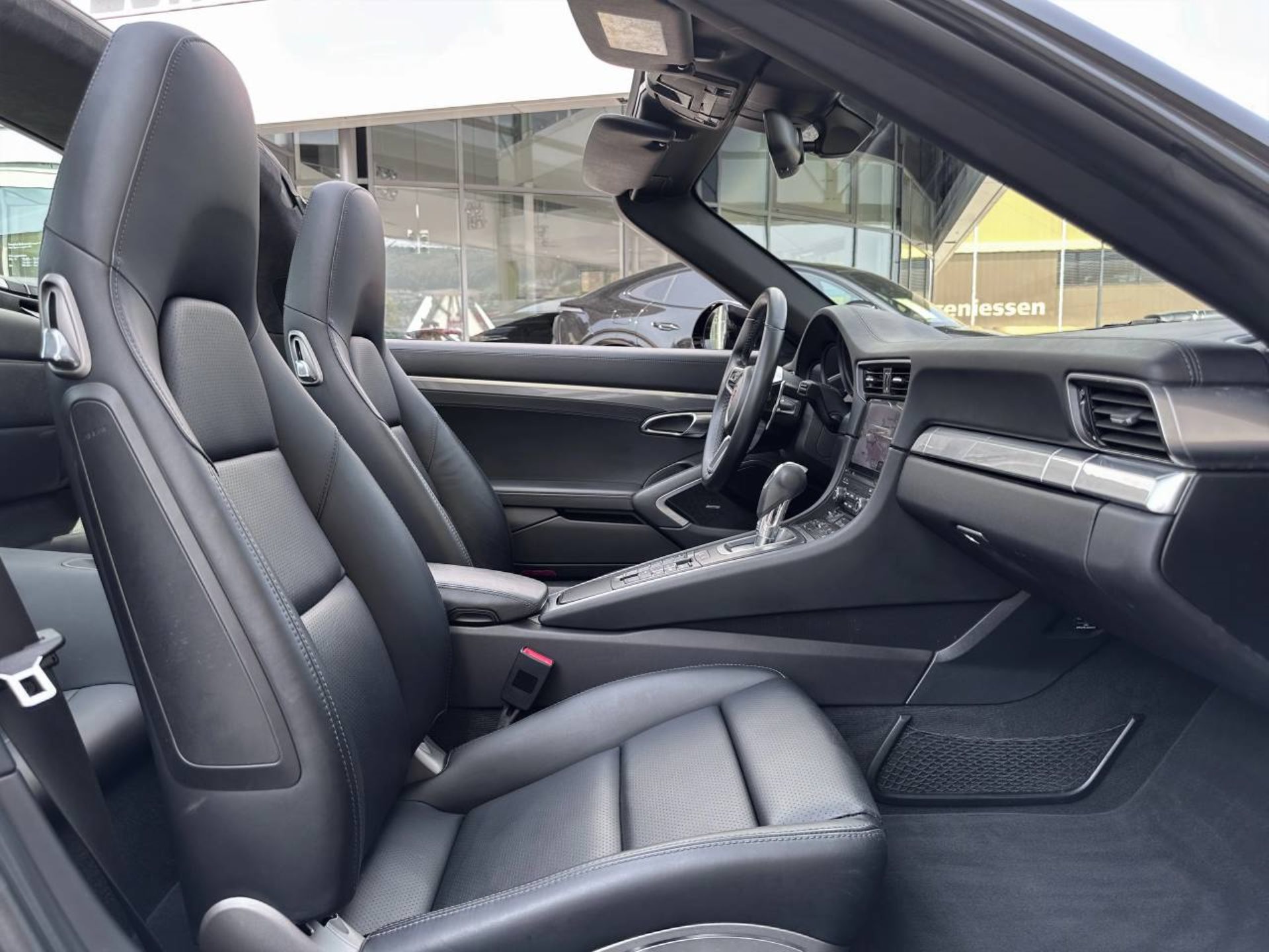 PORSCHE 911 Targa 4S-image-19