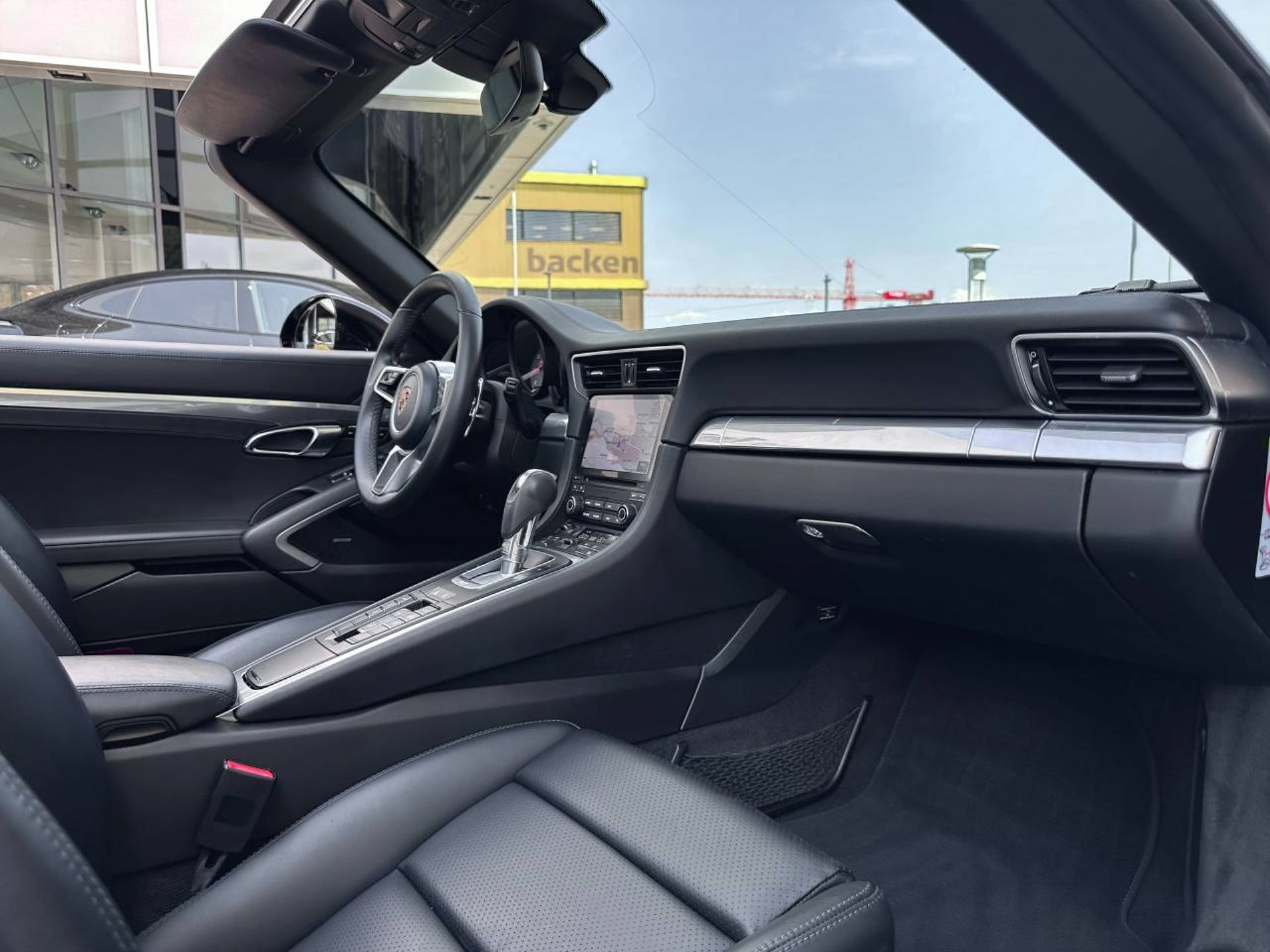 PORSCHE 911 Targa 4S-image-17