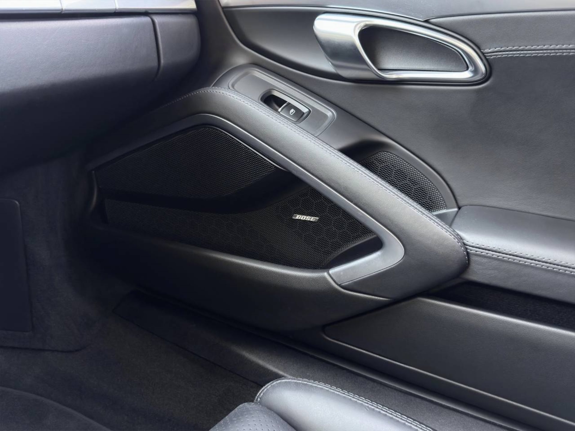 PORSCHE 911 Targa 4S-image-25