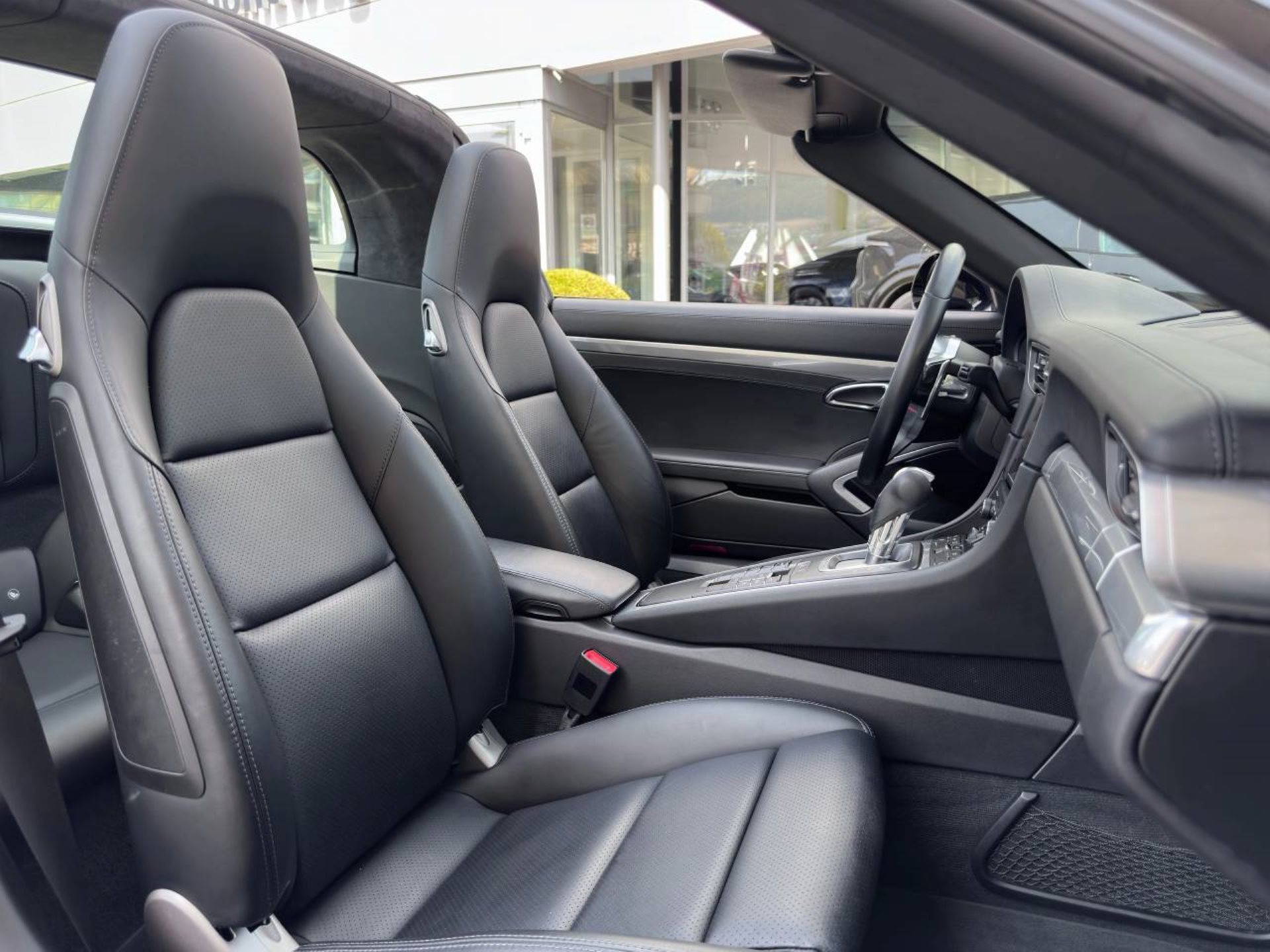 PORSCHE 911 Targa 4S-image-18