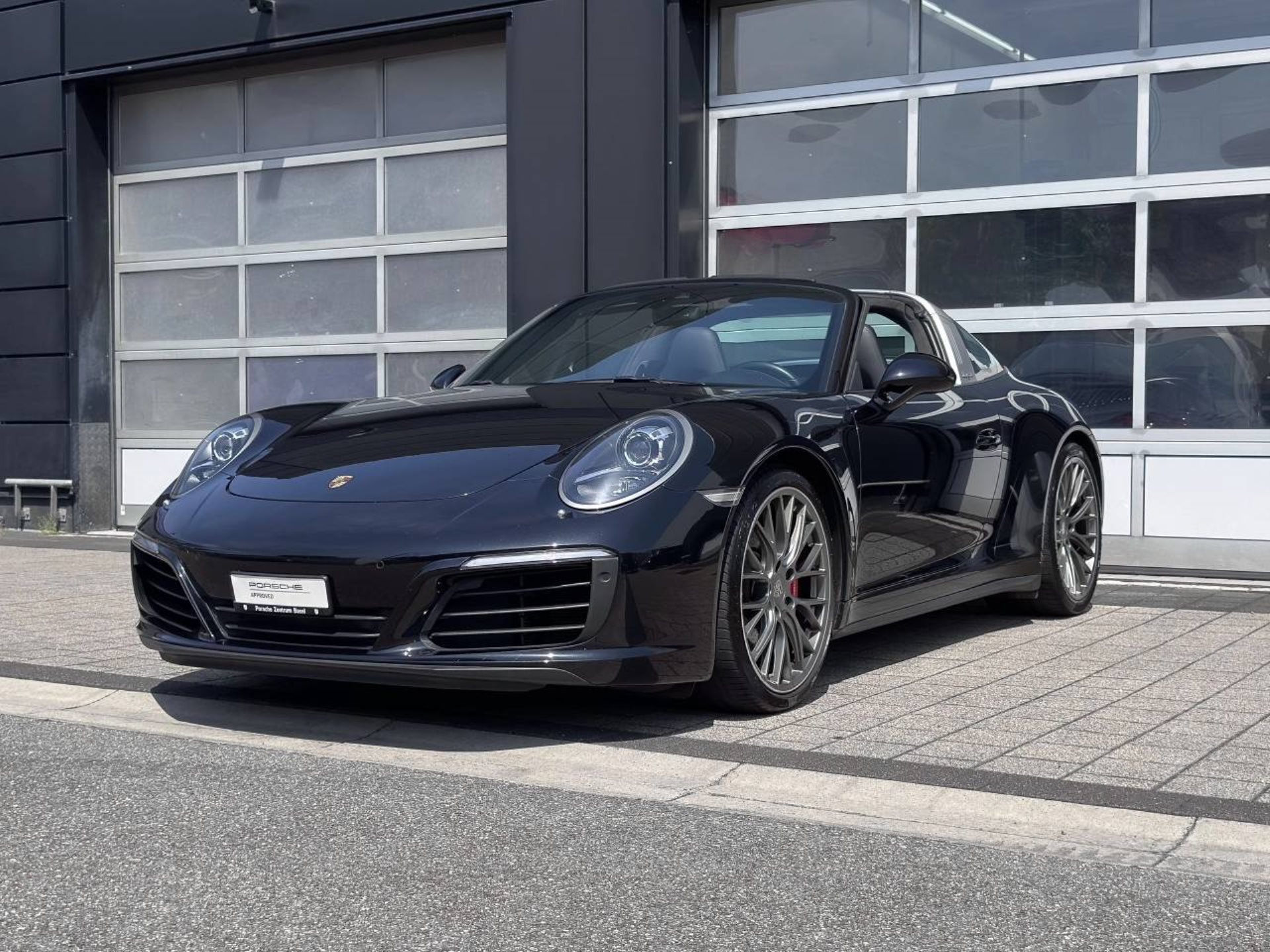 PORSCHE 911 Targa 4S-image-16