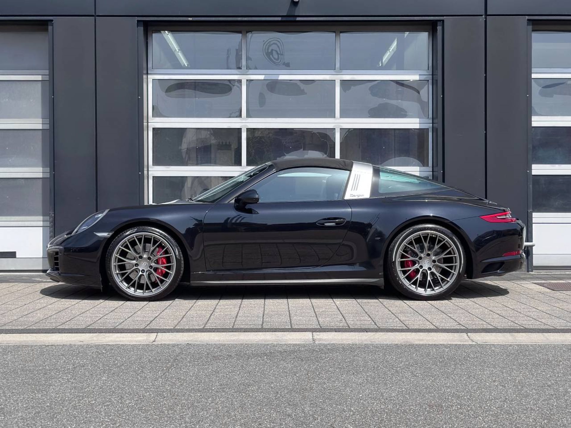 PORSCHE 911 Targa 4S-image-10