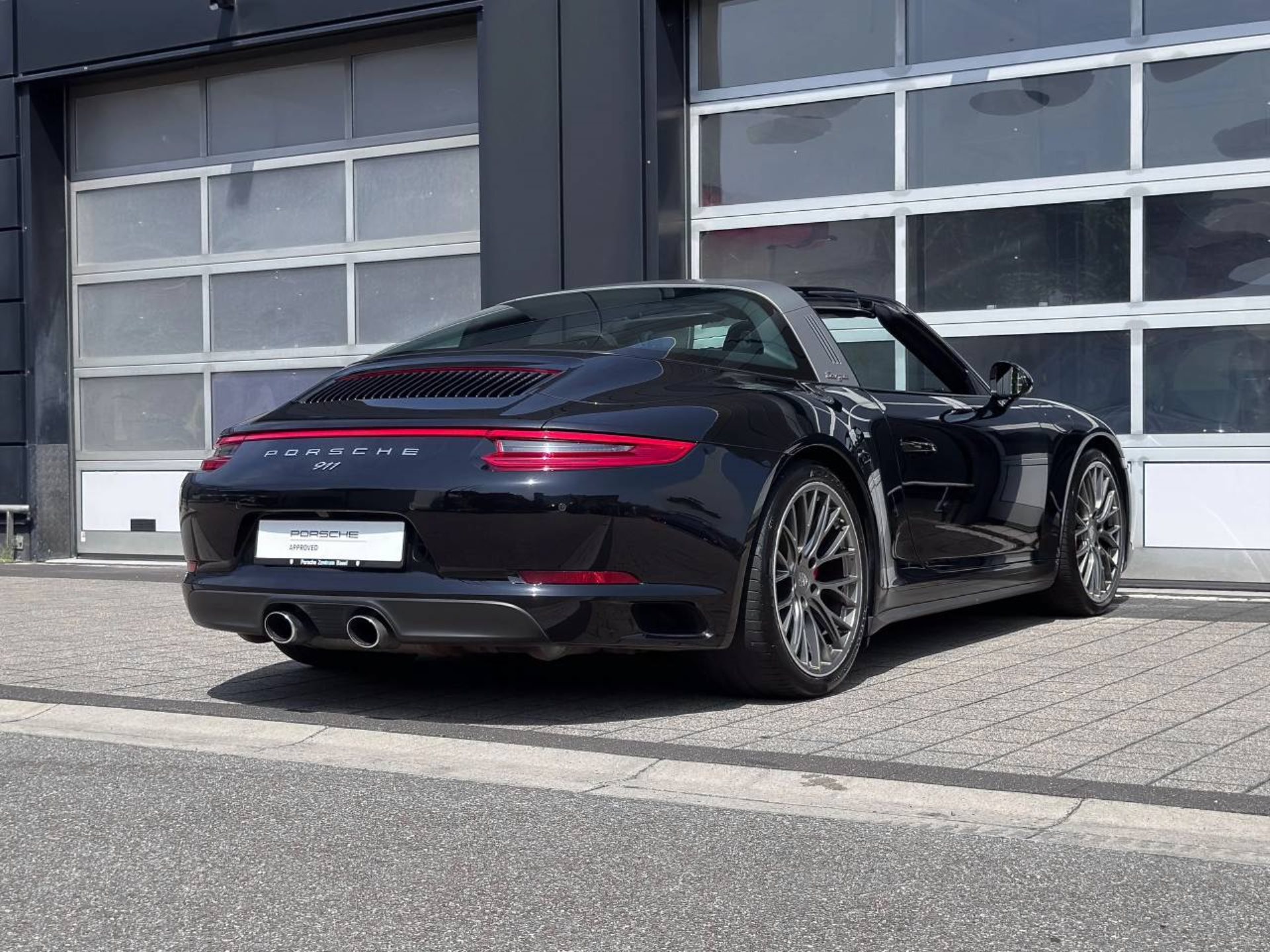 PORSCHE 911 Targa 4S-image-14