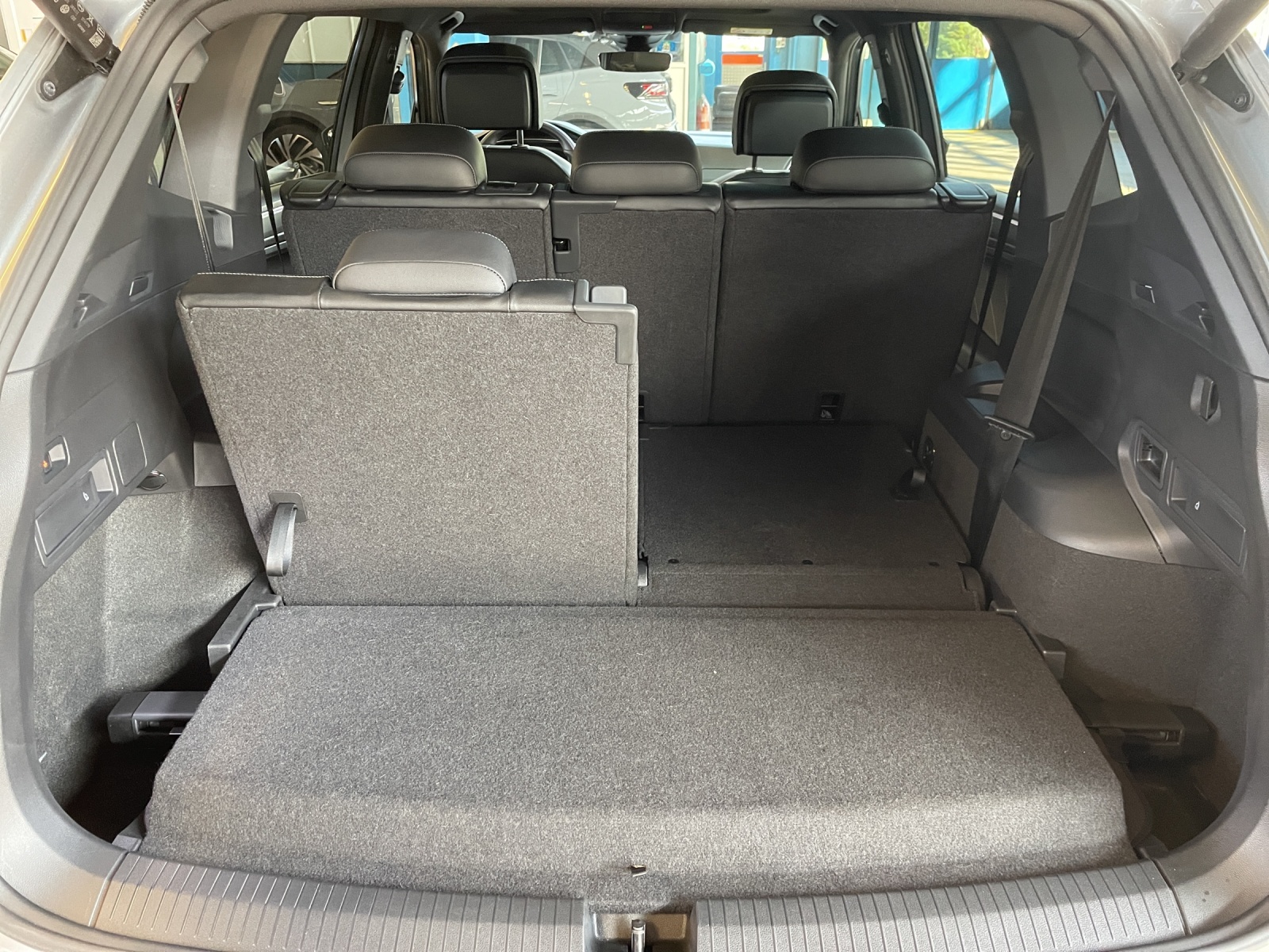 VW Tiguan Allspace 2.0 TSI R-Line DSG-image-15