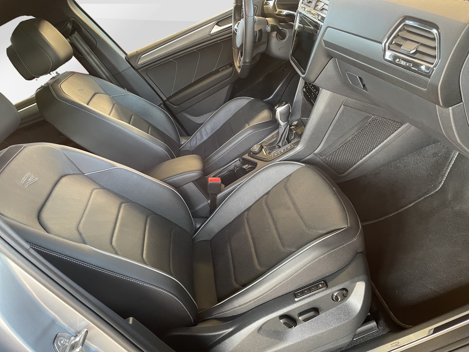 VW Tiguan Allspace 2.0 TSI R-Line DSG-image-13