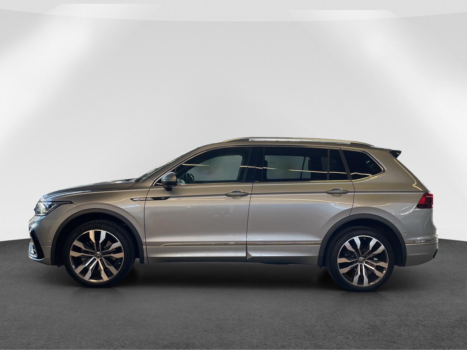 VW Tiguan Allspace 2.0 TSI R-Line DSG-image-3
