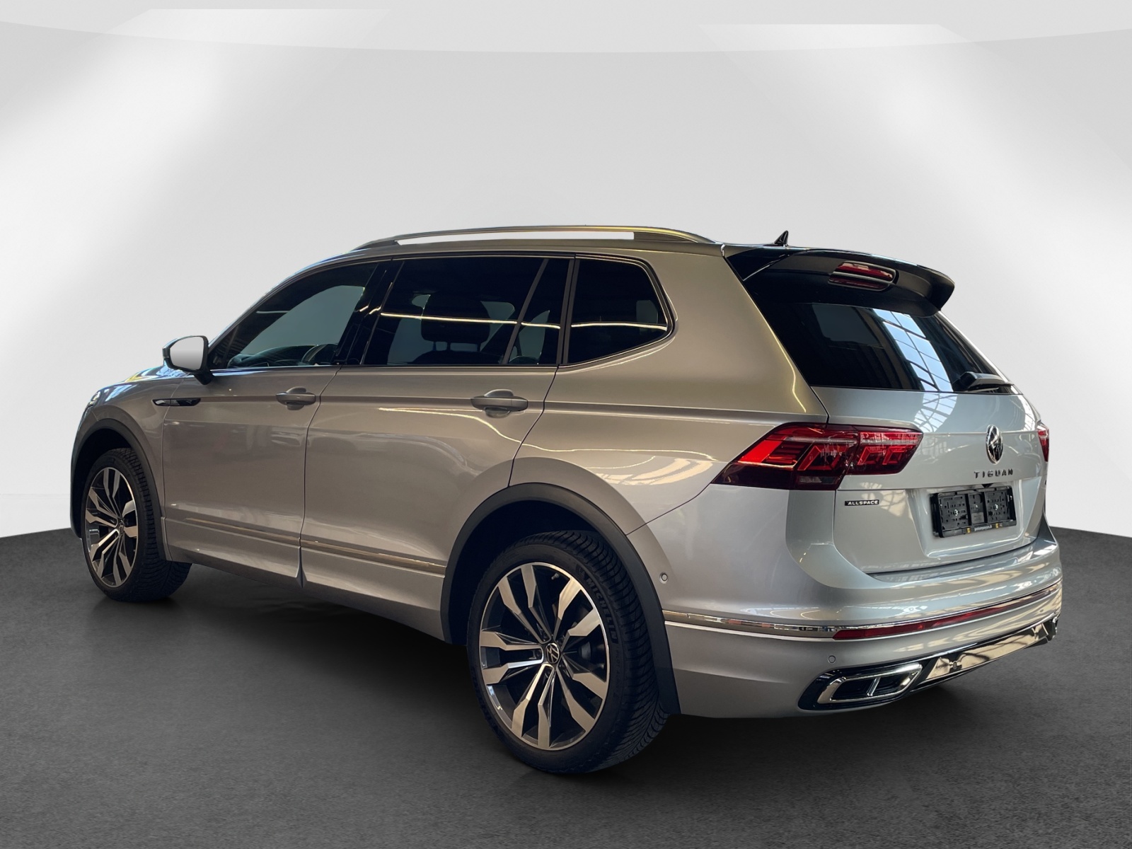 VW Tiguan Allspace 2.0 TSI R-Line DSG-image-4