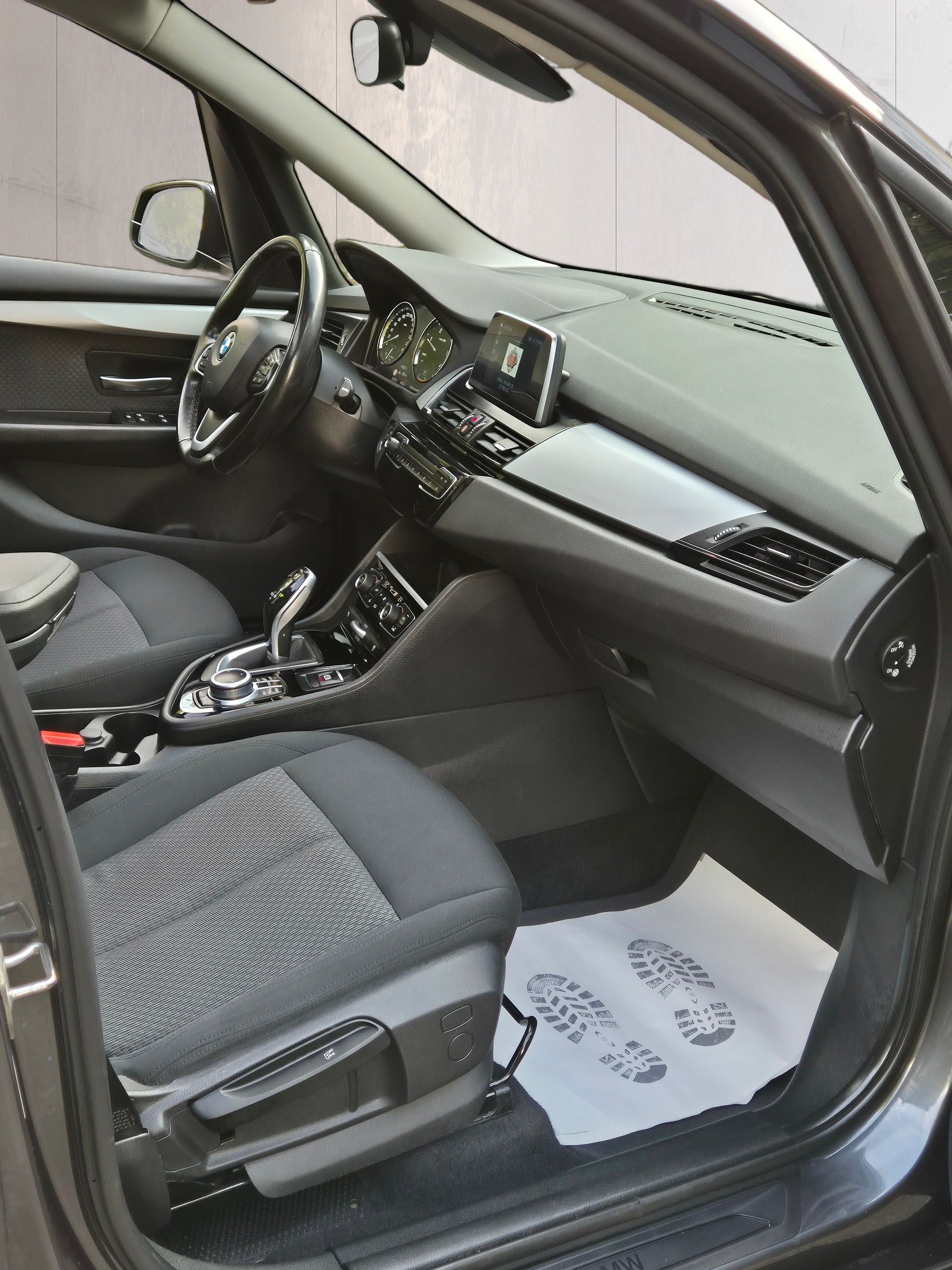BMW 218d xDrive Gran Tourer Steptronic-image-13