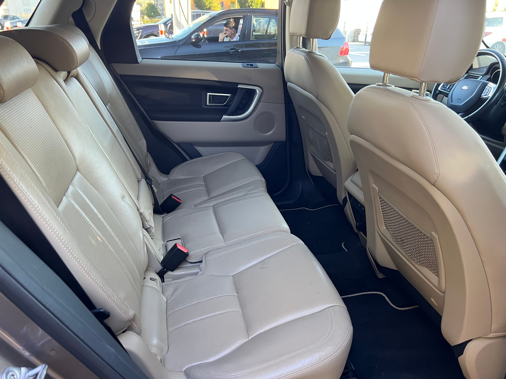 LAND ROVER Discovery Sport 2.0 TD4 HSE Luxury-image-11