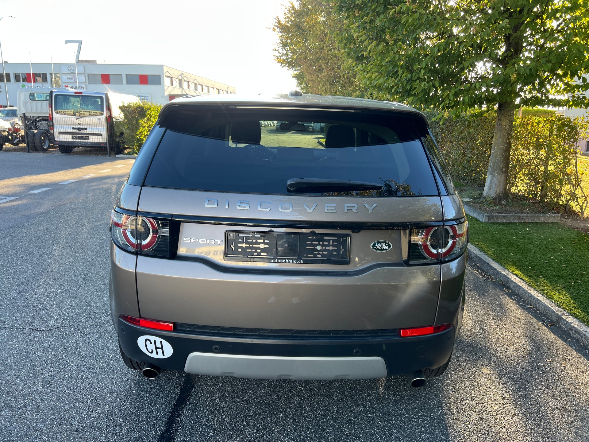 LAND ROVER Discovery Sport 2.0 TD4 HSE Luxury-image-4