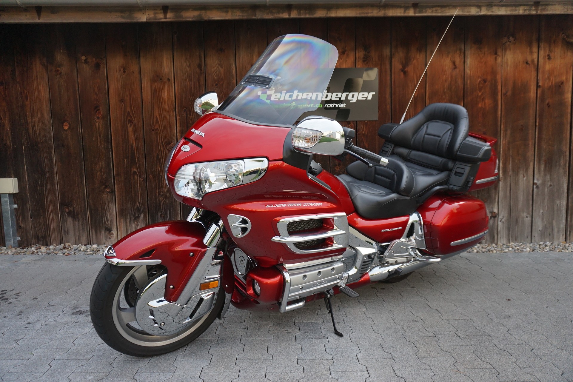 HONDA GL 1800 Goldwing-showroom-element-1