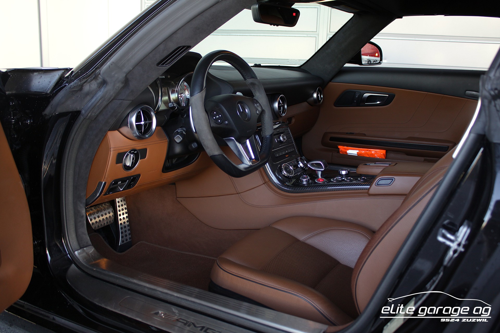 MERCEDES-BENZ SLS 63 AMG Speedshift-image-13