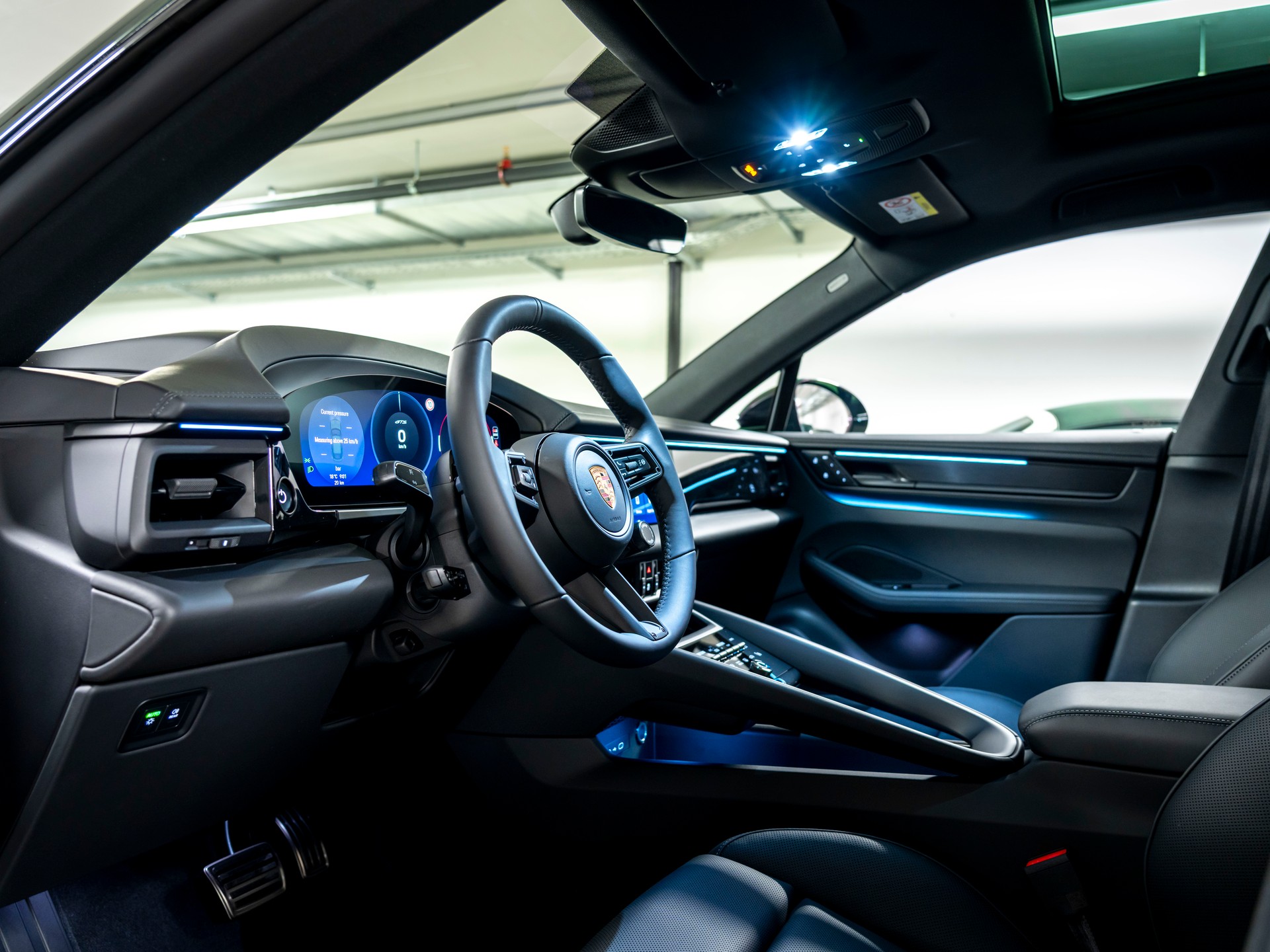PORSCHE Macan 4 GTS 100kWh-image-12